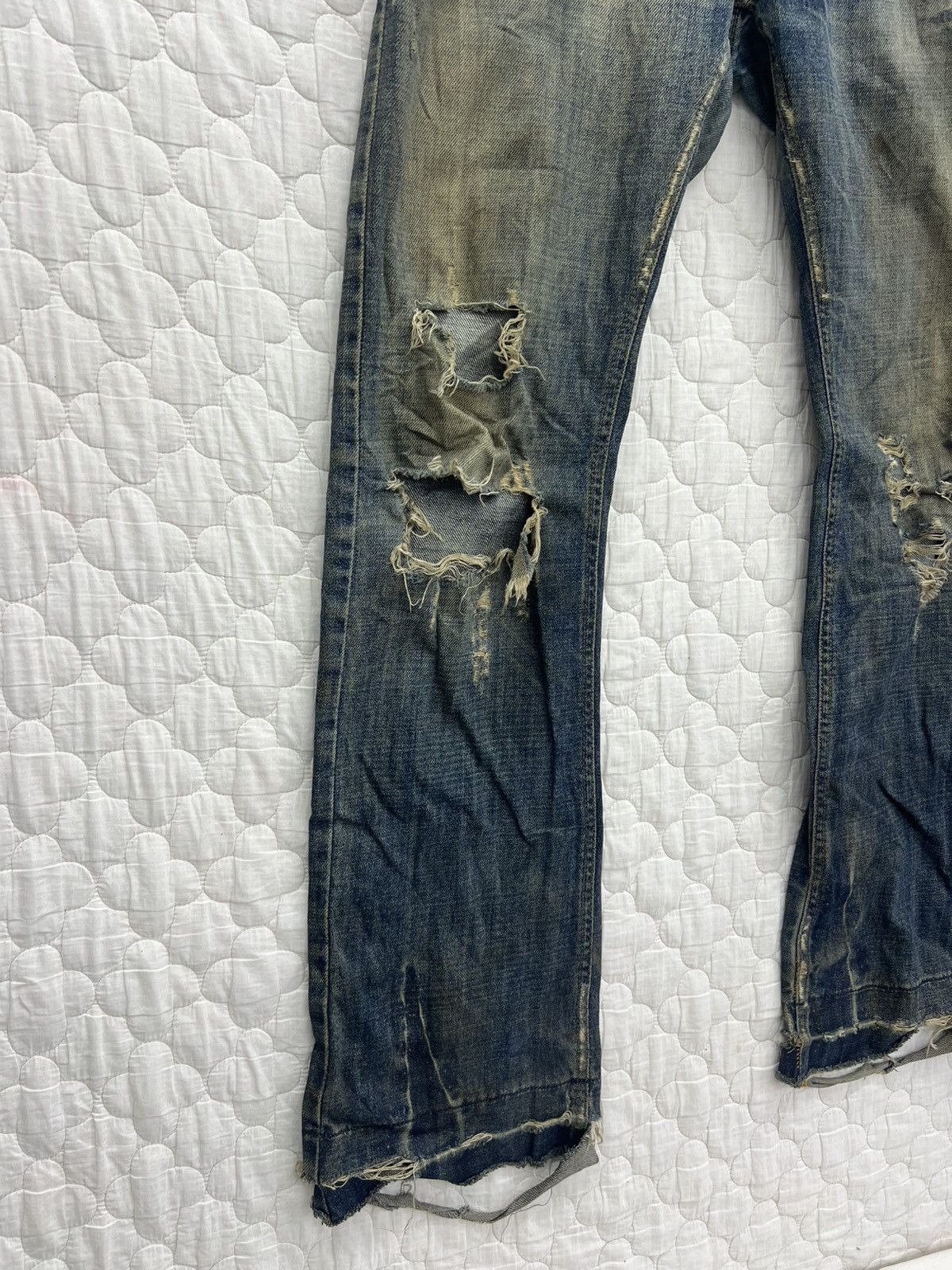 Dolce & Gabbana STEALS🔥🔥🔥DOLCE GABBANA BOOT CUT DISTRESS DENIM Size US 31 - 2 Thumbnail