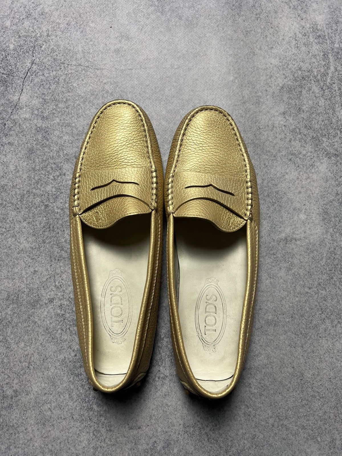 Tod's Vintage Tods Leather Gold Loafers Size 39 Size US 9 / IT 39 - 2 Thumbnail