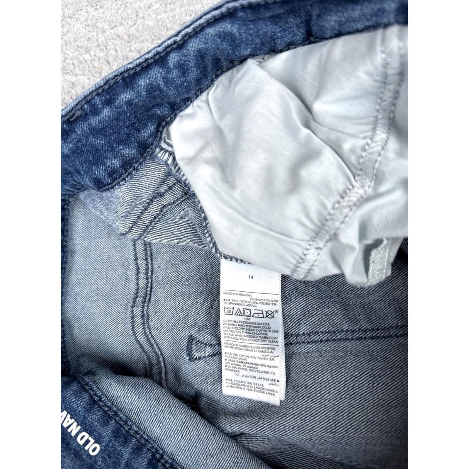 Old Navy Old Navy Wow Flare Jeans Womens 14 Blue Med Wash High Rise Stretch 32x31 Denim Jeans Womens 14 Blue Medium Wash Flared Stretch Old Navy Jeans Mens? Size 36" / US 14 / IT 50 - 7 Thumbnail