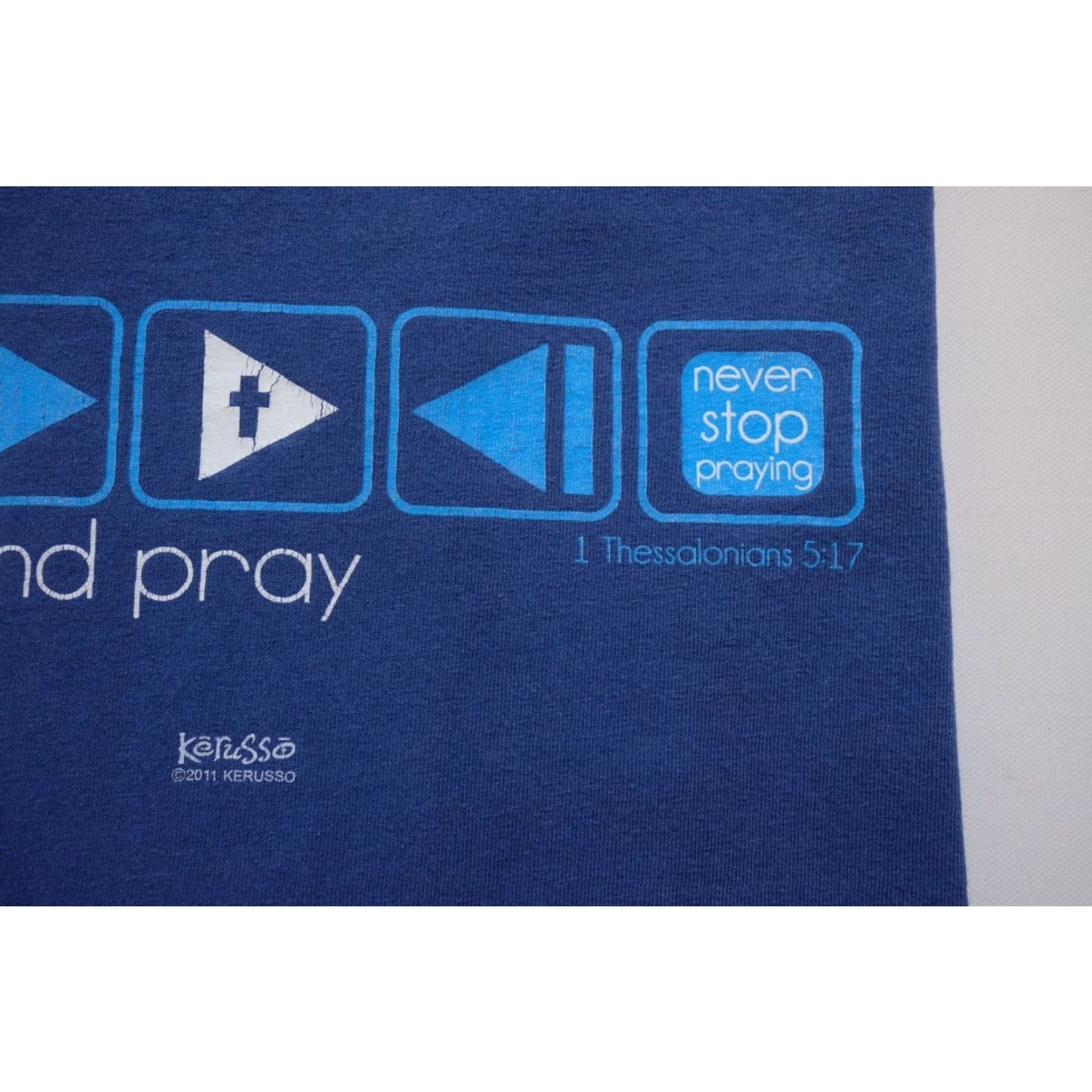 Gildan VINTAGE Gildan T-Shirt Graphic Bible VTG Y2K God Pause and Pray 1 Thessalonians 5:17 Graphic Blue XL Mens Short Sleeve Crew Neck Shirt Size US XL / EU 56 / 4 - 4 Thumbnail