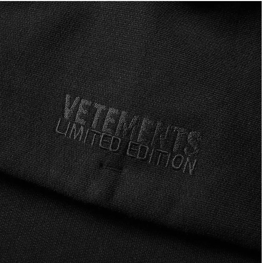 Vetements Vetements Hoodie Frienldy Logo black Great condition Size US S / EU 44-46 / 1 - 4 Thumbnail