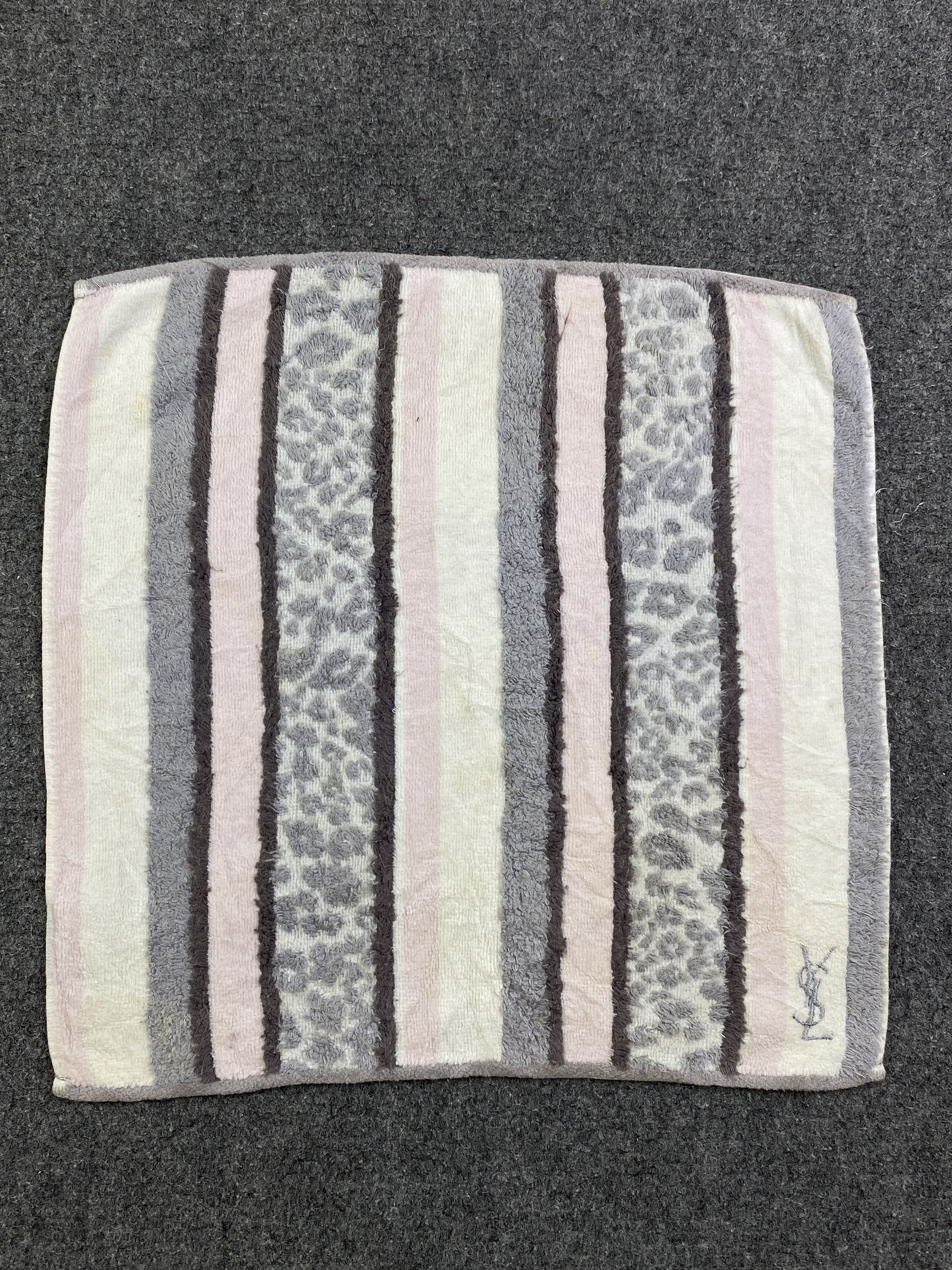 Yves Saint Laurent Yves Saint Laurent Mini Towel / Hand Towel TT0013 Size ONE SIZE - 2 Thumbnail