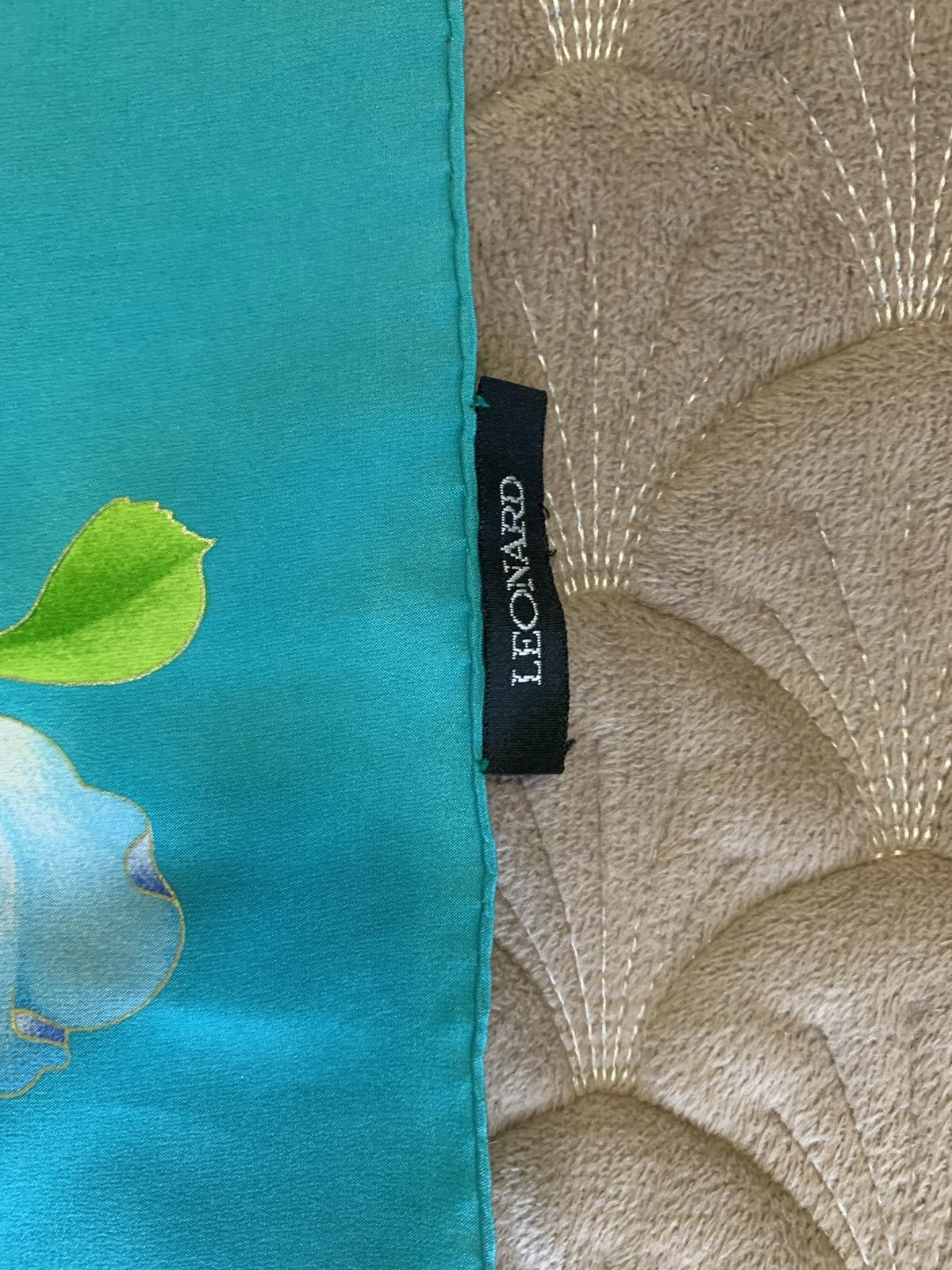 Leonard Paris Leonard 100% Silk Scarf Made In Italy Authentic Rare Hype Size ONE SIZE - 4 Thumbnail