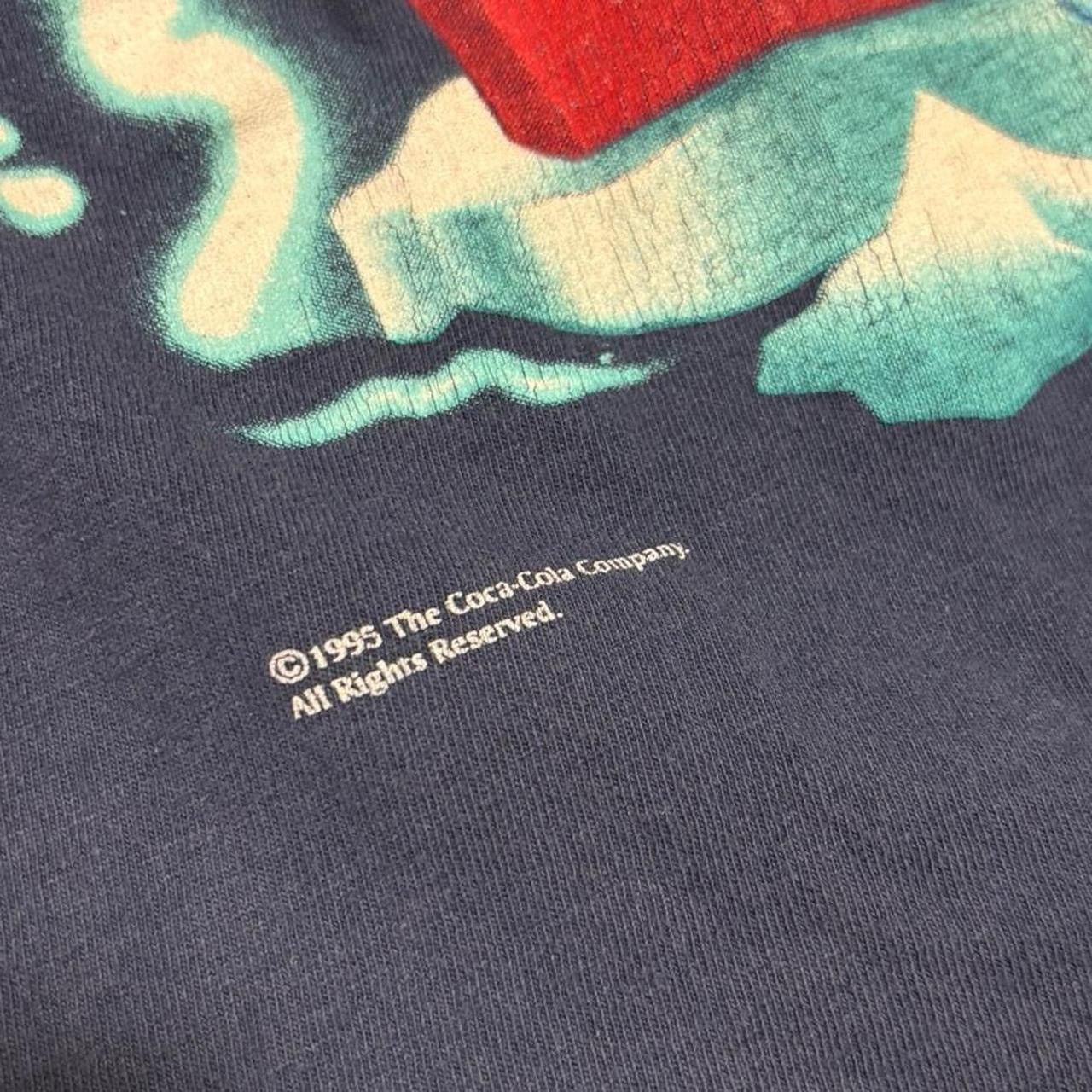 Coca Cola sz L - Vintage 1995 Coca Cola Polar Bear Surfboard T-Shirt Size US L / EU 52-54 / 3 - 3 Thumbnail