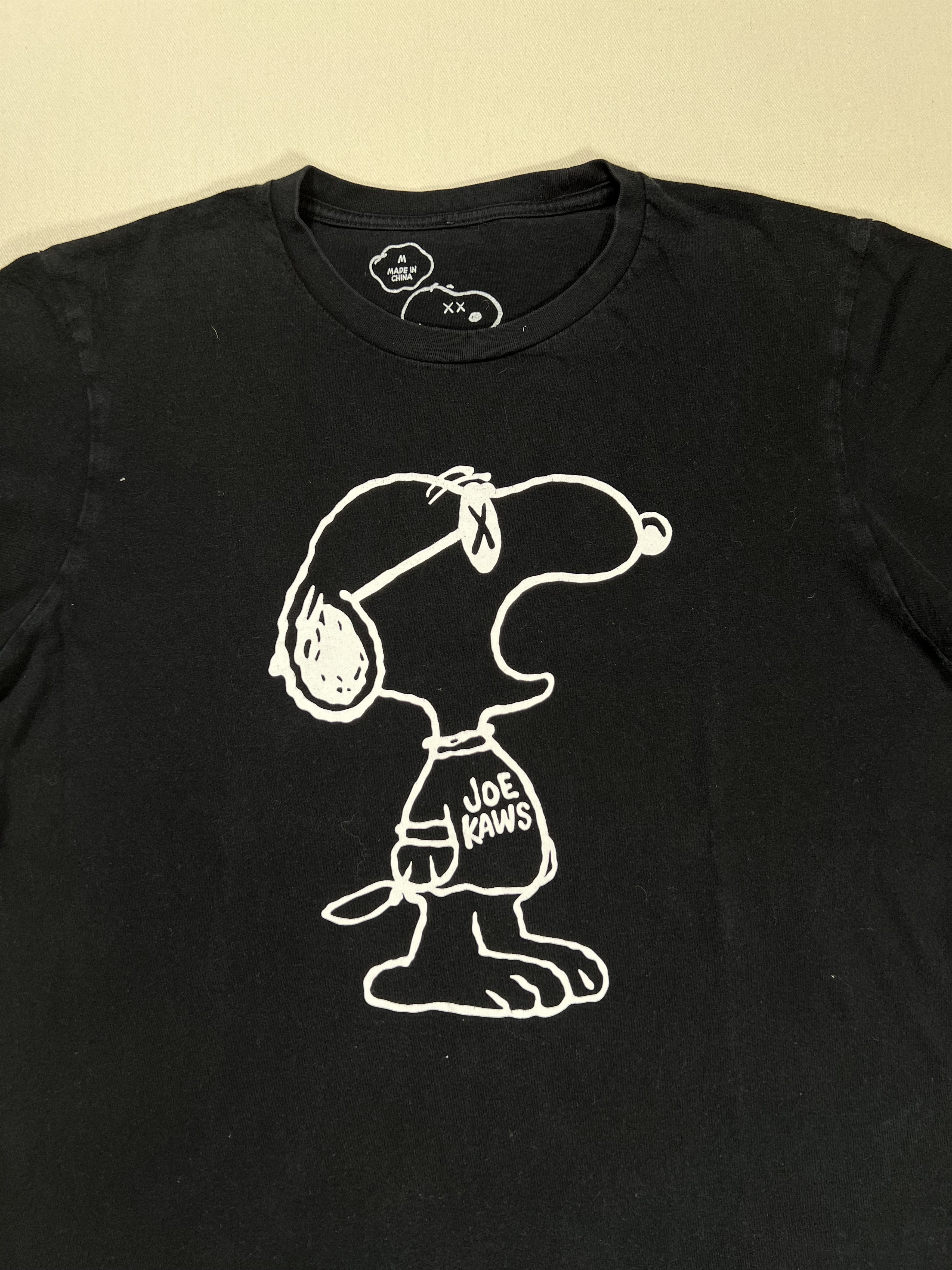 Kaws × Peanuts × Uniqlo Joe Kaws Kaws x Peanuts x Uniqlo Graphic T-Shirt Size US M / EU 48-50 / 2 - 2 Thumbnail