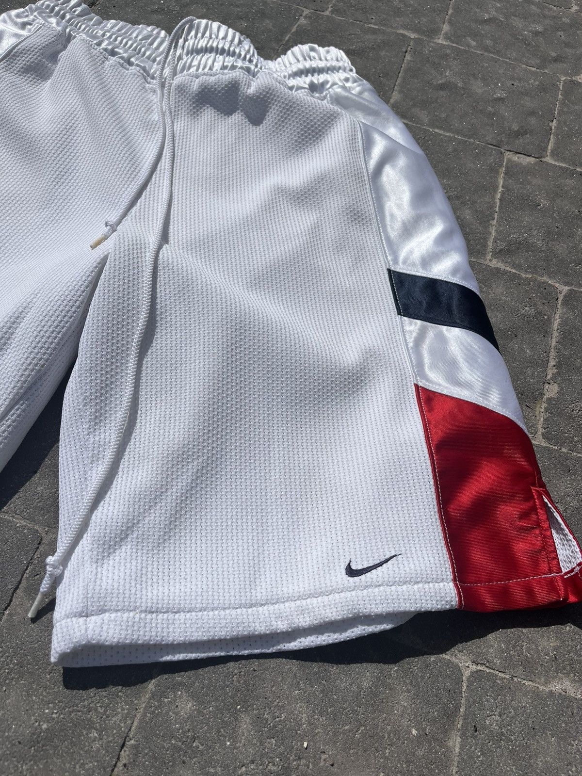 Nike Nike Basketball Shorts Size US 40 / EU 56 - 2 Thumbnail