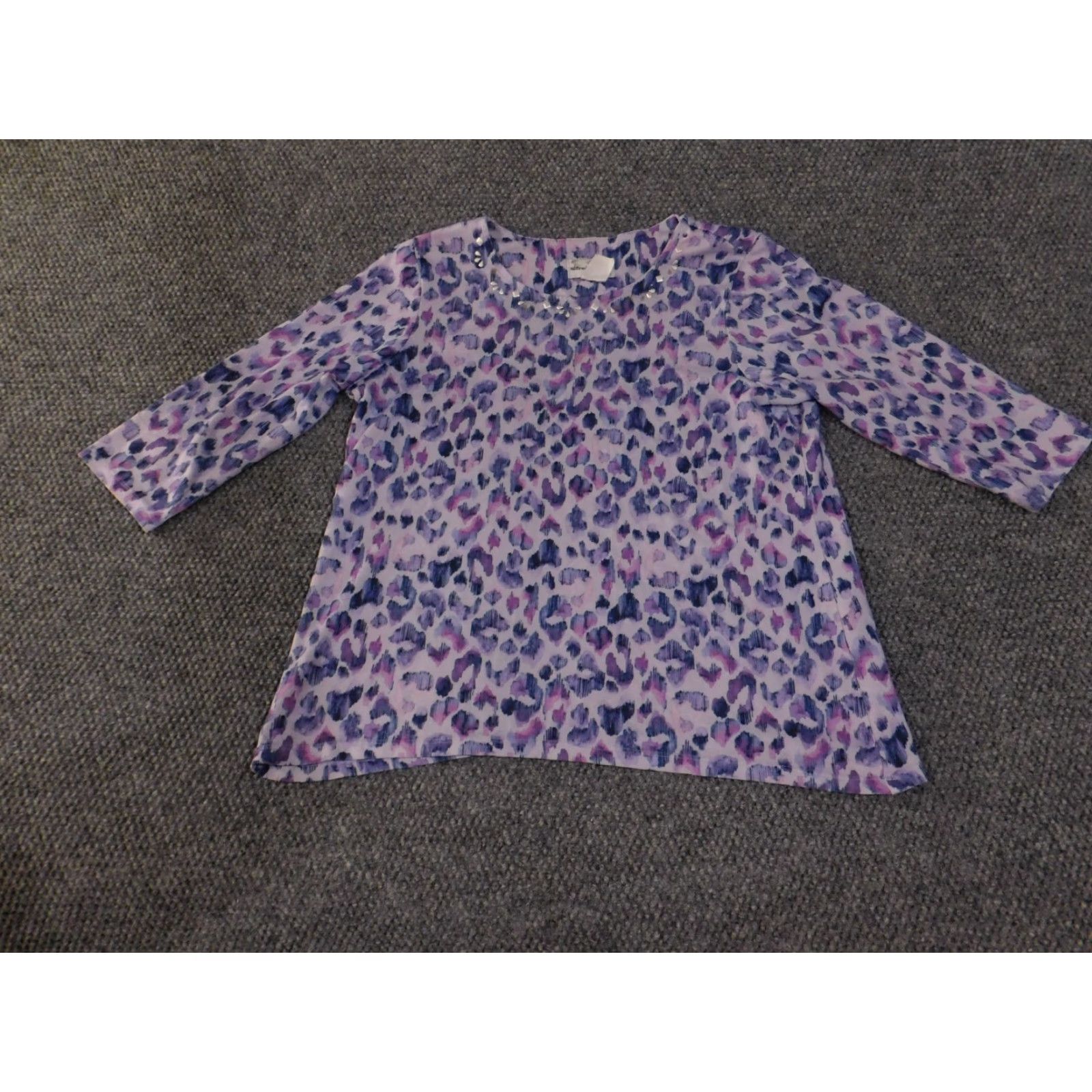 Vintage Alfred Dunner Shirt Womens Small Purple Geometric Rhinestone Embellished Scoop Blouse Knit Size S / US 4 / IT 40 - 2 Thumbnail