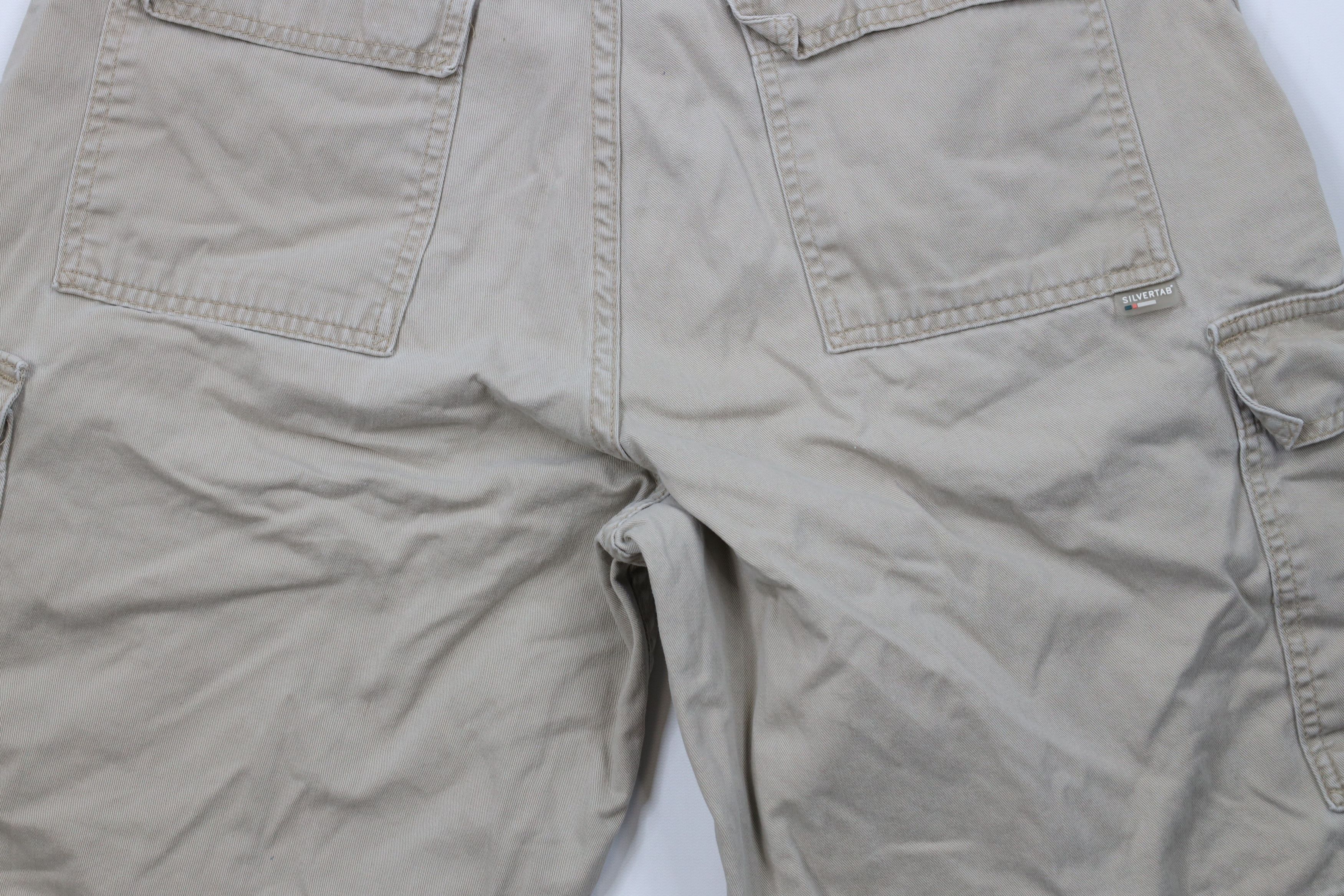 Levi's × Vintage Vintage 90s Levis Silvertab Loose Fit Cargo Shorts Beige Size US 33 - 12 Thumbnail