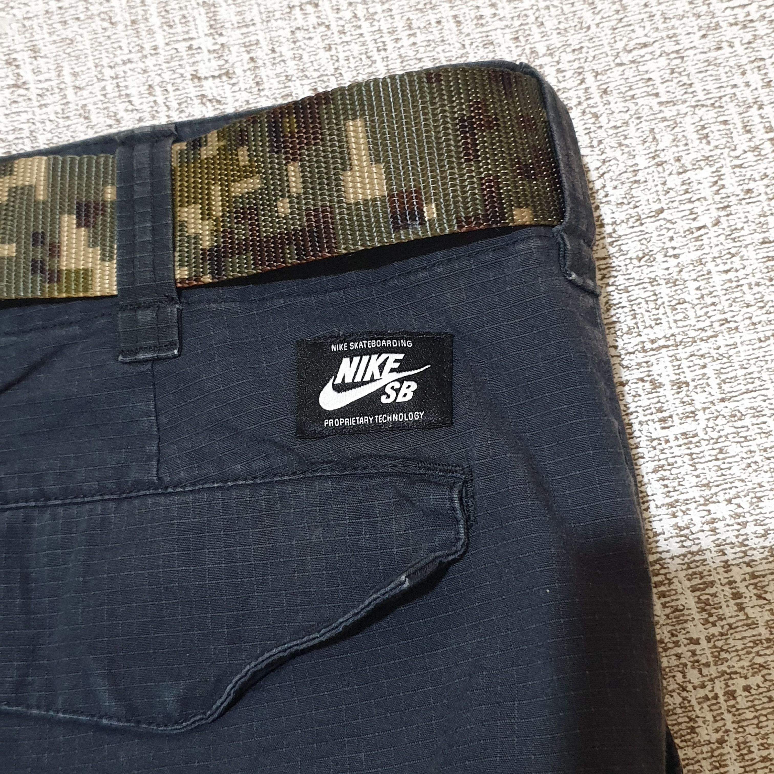 Nike NIKE SB Black Skateboarding Cargo Pants Men's size 34 Size US 34 / EU 50 - 4 Thumbnail