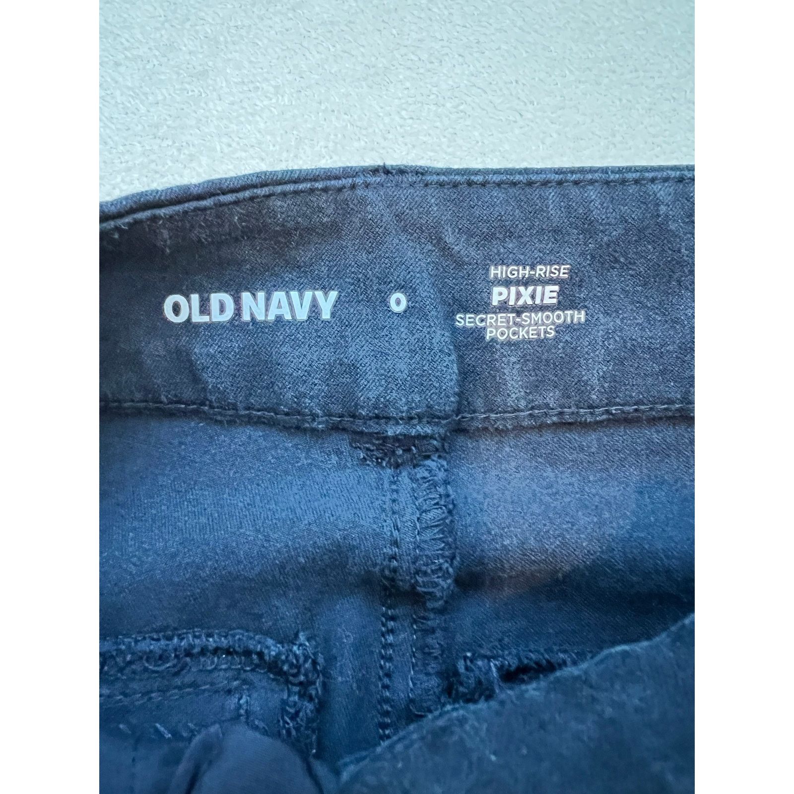 Old Navy Old Navy High Rise Pixie Navy Skinny Leg Pant Size 0 Size 25" / US 0 / IT 36 - 7 Thumbnail