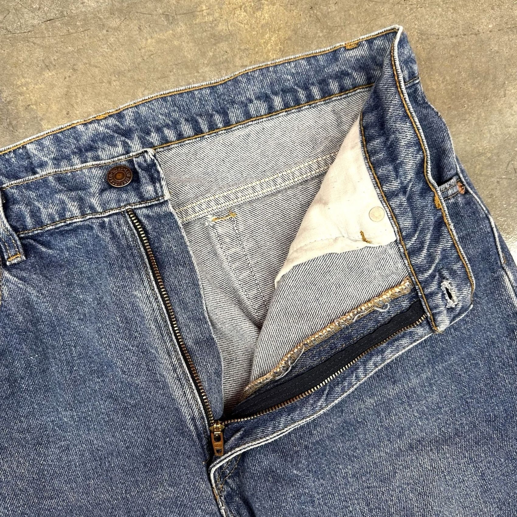 Levi's VINTAGE Levi’s 505 Jeans Men 34 X 33 Denim USA 90s Straight Regular Mid Rise 12in Inseam 33in Blue Size US 34 / EU 50 - 3 Thumbnail