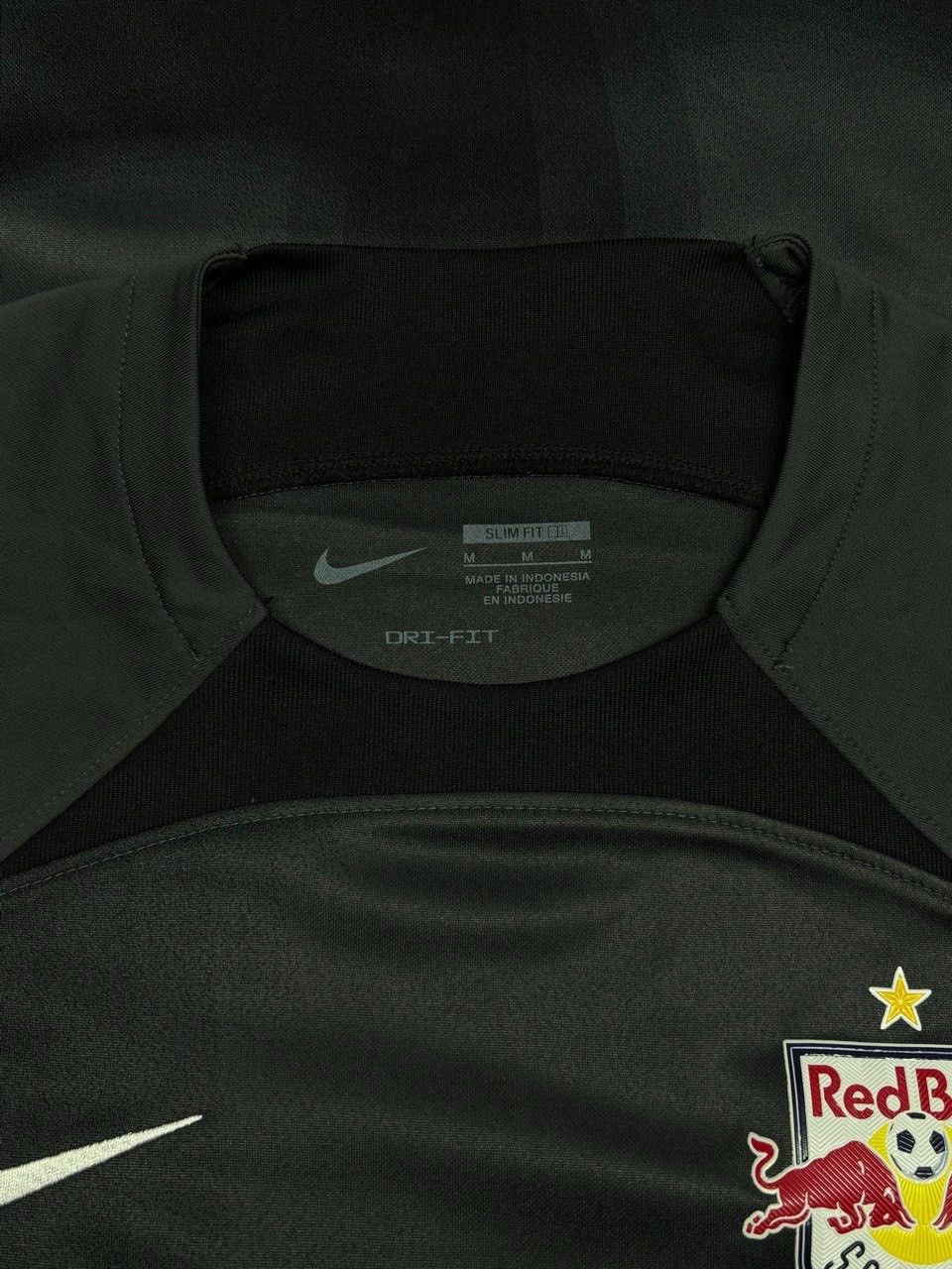 Nike NWT Nike Red Bull Salzburg 2022/23 Goalkeeper Jersey Y2k Size US M / EU 48-50 / 2 - 8 Thumbnail