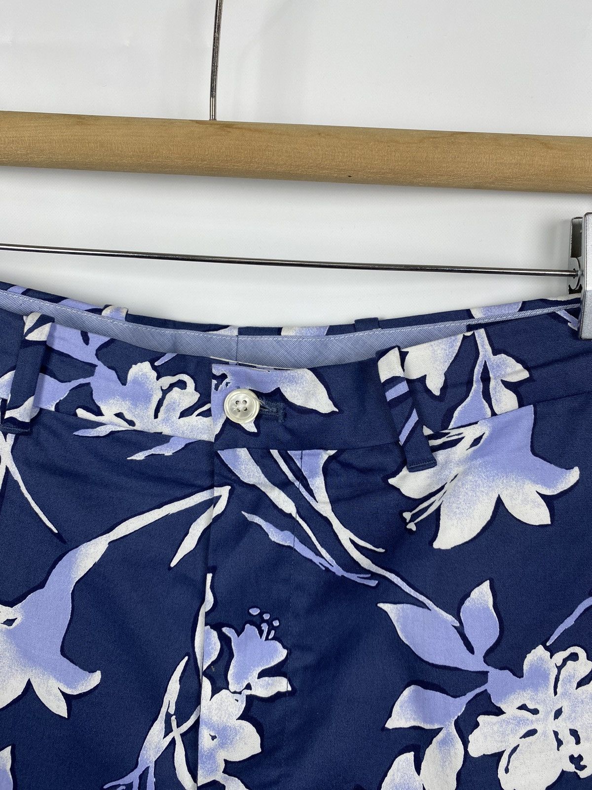 Polo Ralph Lauren Polo Ralph Lauren Chino Shorts Floral Printed Size 38 Size US 38 / EU 54 - 3 Thumbnail