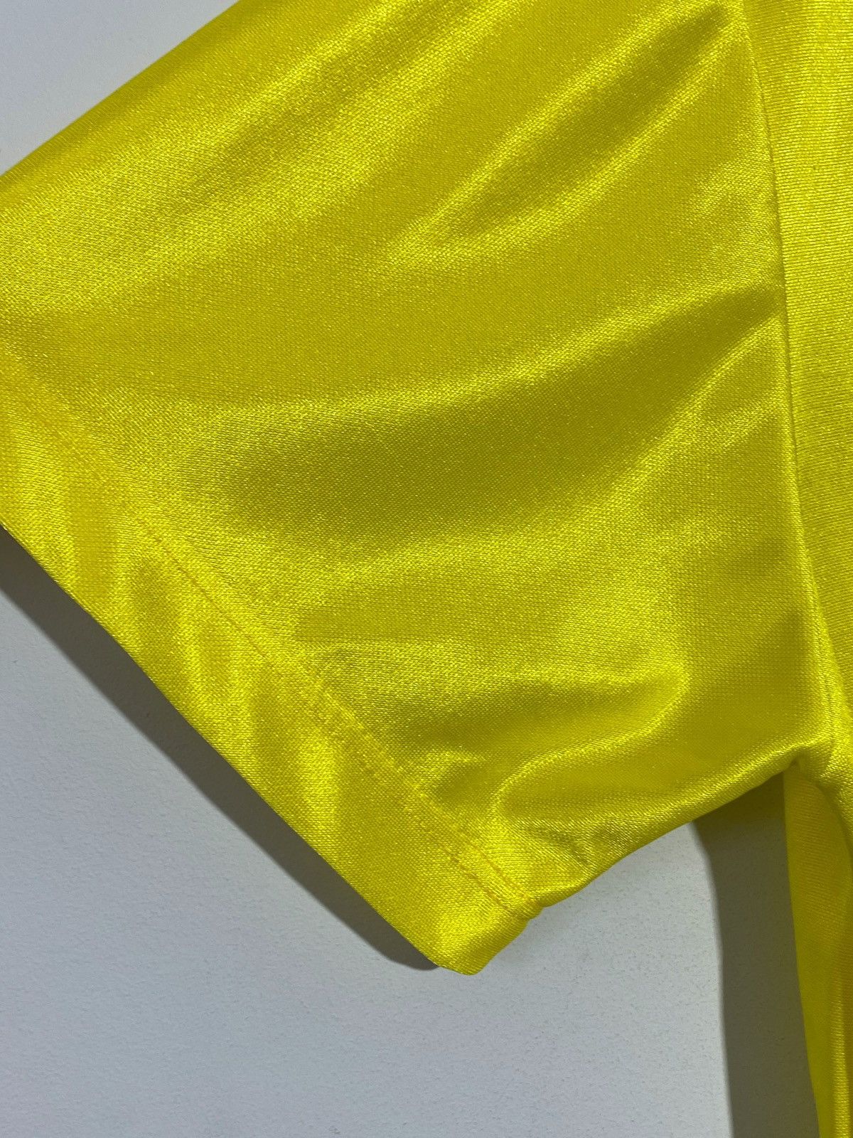 Umbro Vintage Umbro Brazil National Team 1994 Home Soccer Jersey Size US L / EU 52-54 / 3 - 8 Thumbnail