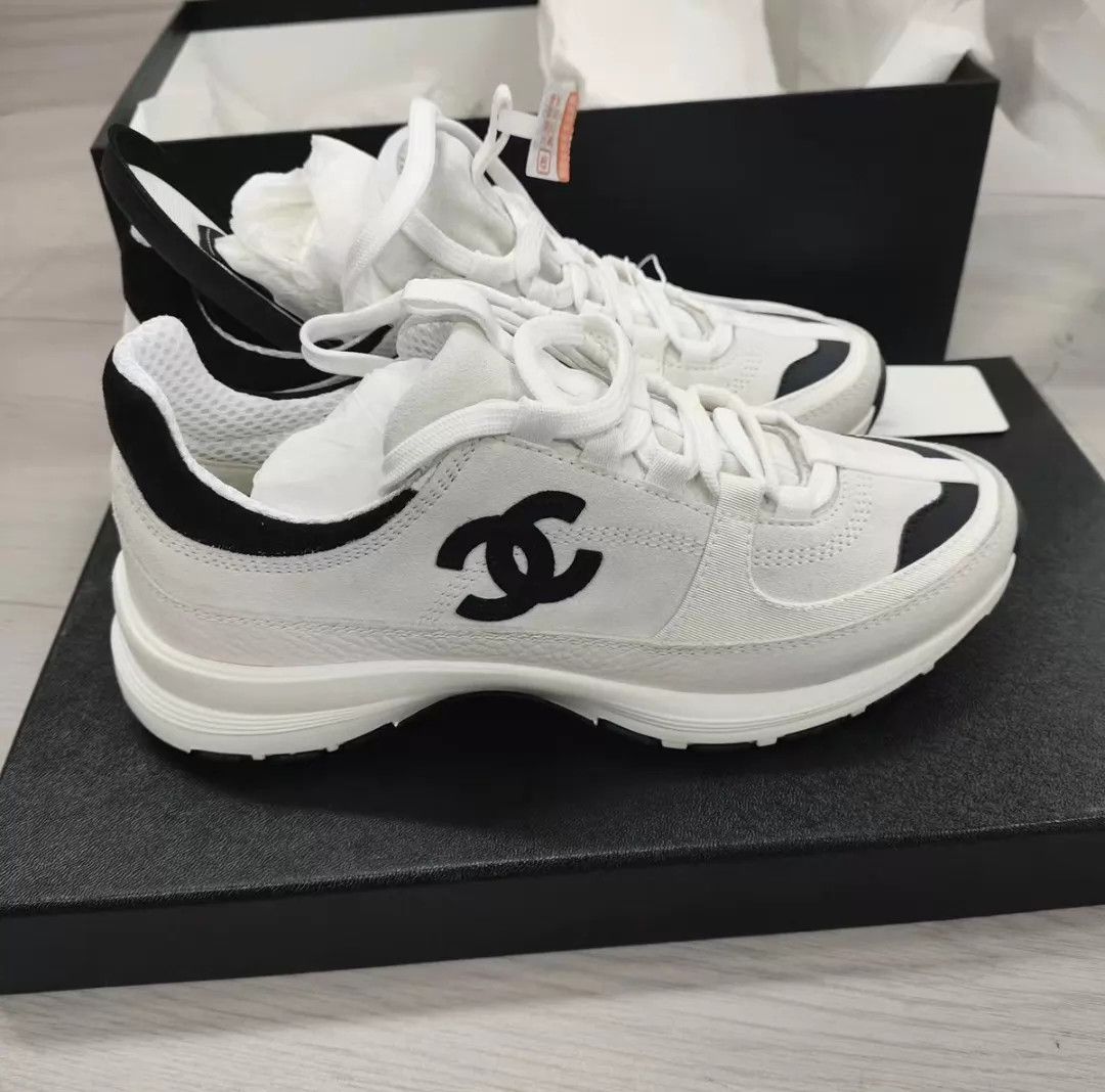 Chanel Chanel Leather Sneakers White 35 New Size US 4.5 / IT 34.5 - 1 Thumbnail