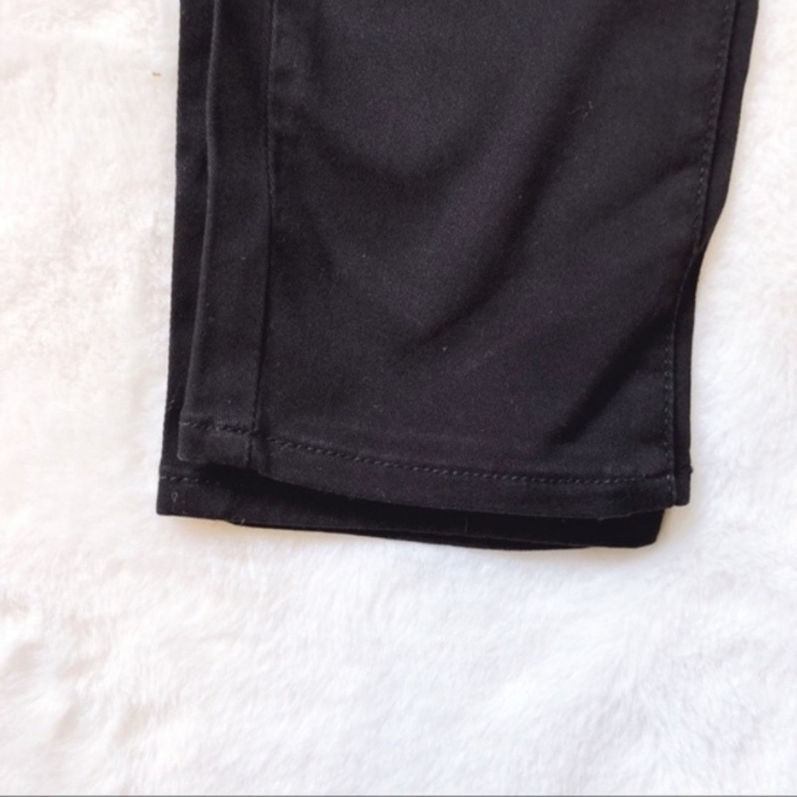 Levi's Levi’s Perfectly Slimming Pull-On Black Leggings Size 27" / US 4 / IT 40 - 4 Thumbnail