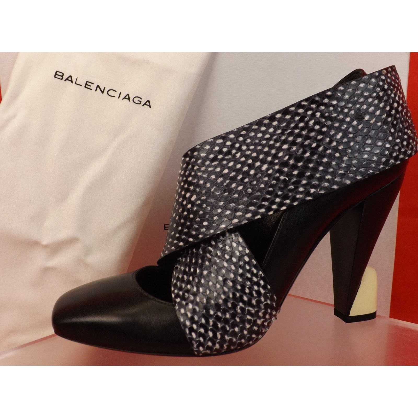 Balenciaga NIB BALENCIAGA BLACK SNAKE PRINT LEATHER HEELS PUMPS 39 Size US 9 / IT 39 - 5 Thumbnail