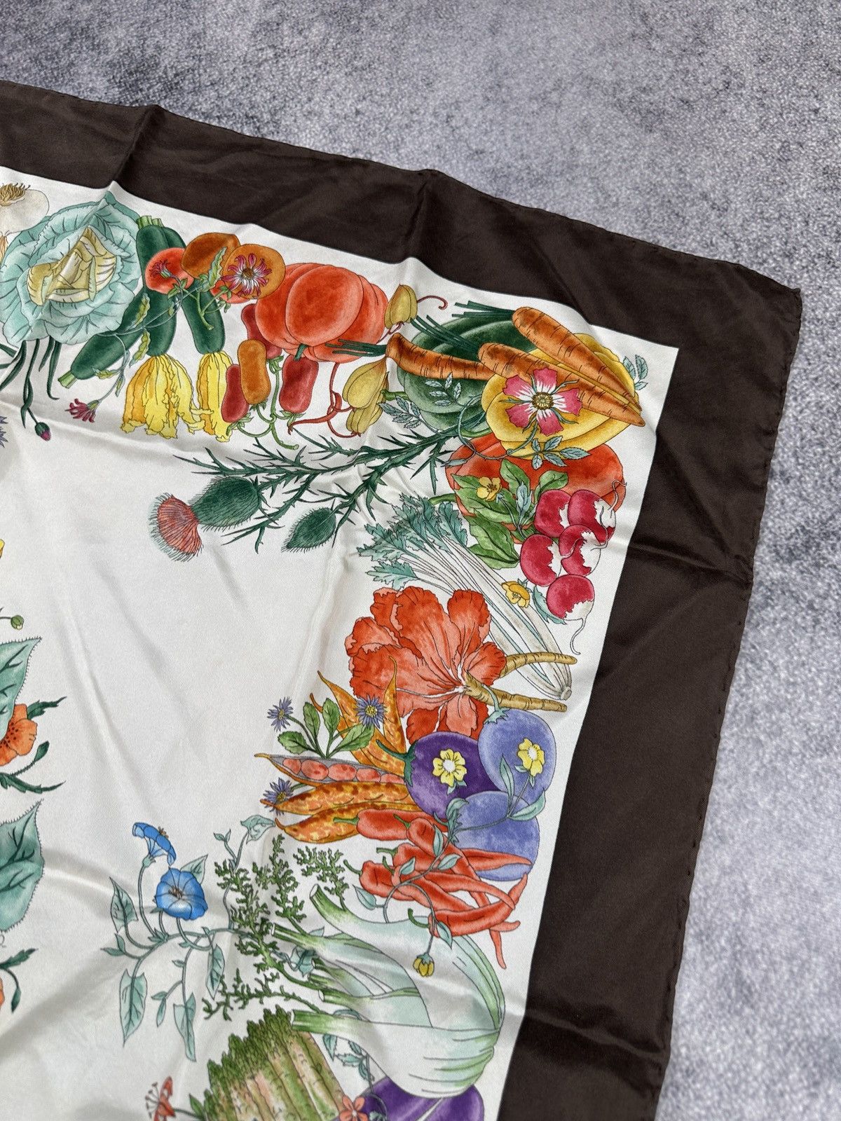 Gucci Vintage Gucci V.ACCORNERO Silk Scarf Logo Luxury 70s Rare Size ONE SIZE - 4 Thumbnail