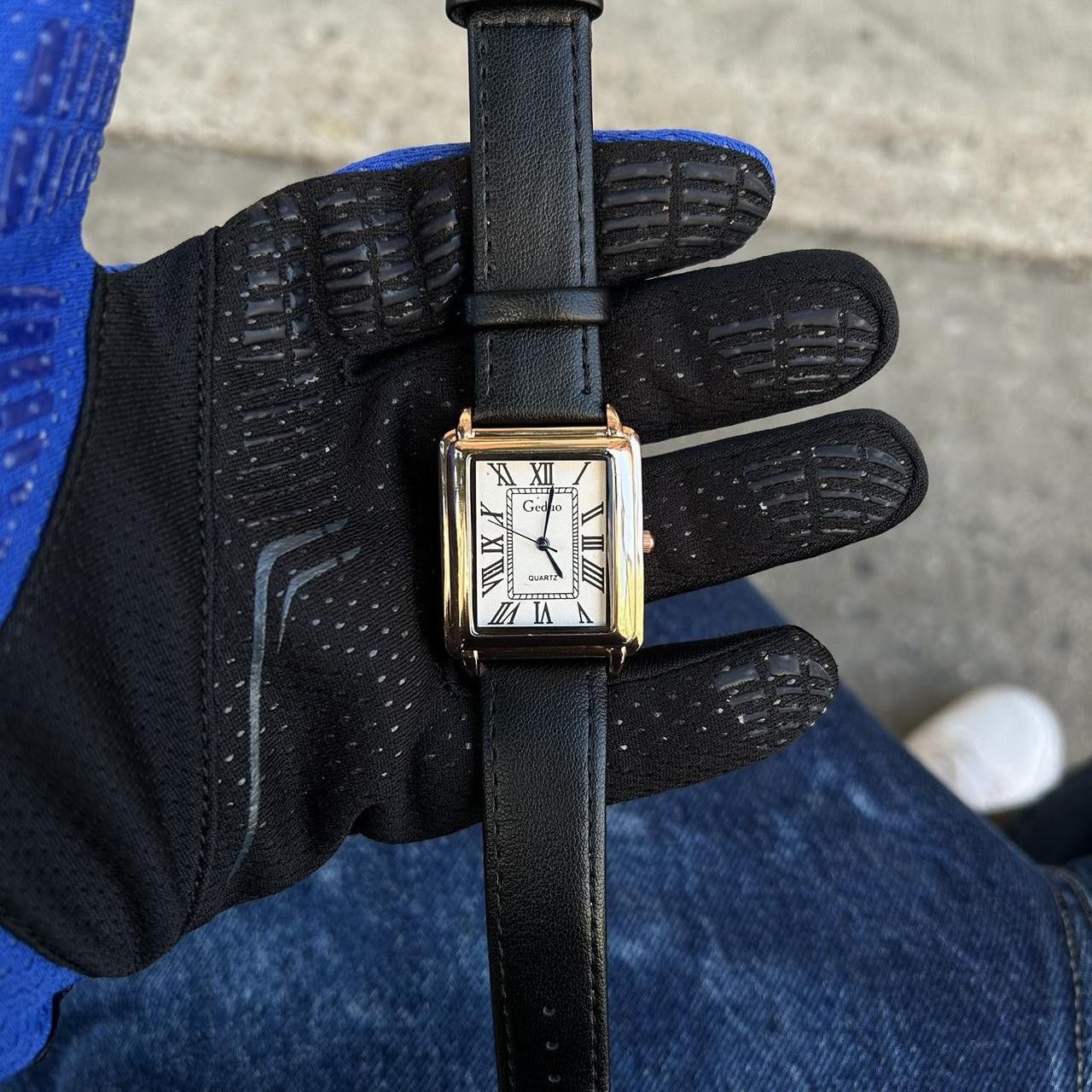 Vintage Vintage 2000s Style Rectangular Quartz “Tank” Leather Watch Size ONE SIZE - 5 Thumbnail