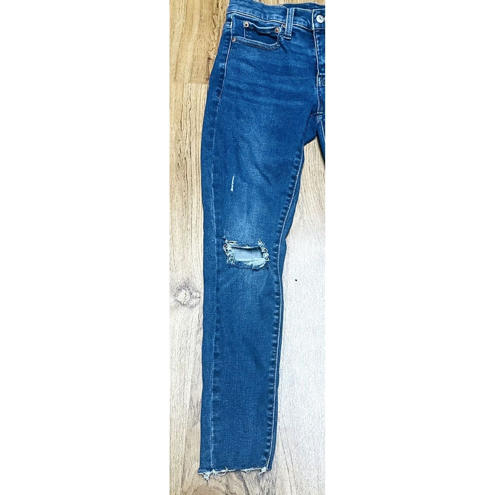 Lucky Brand LUCKY BRAND Women’s Los Angeles Denim Jeans 4 Blue Frayed Straight Leg Slim 24in Inseam 5-Pocket Baggy? No, Frayed not Distressed Size 27" / US 4 / IT 40 - 3 Thumbnail