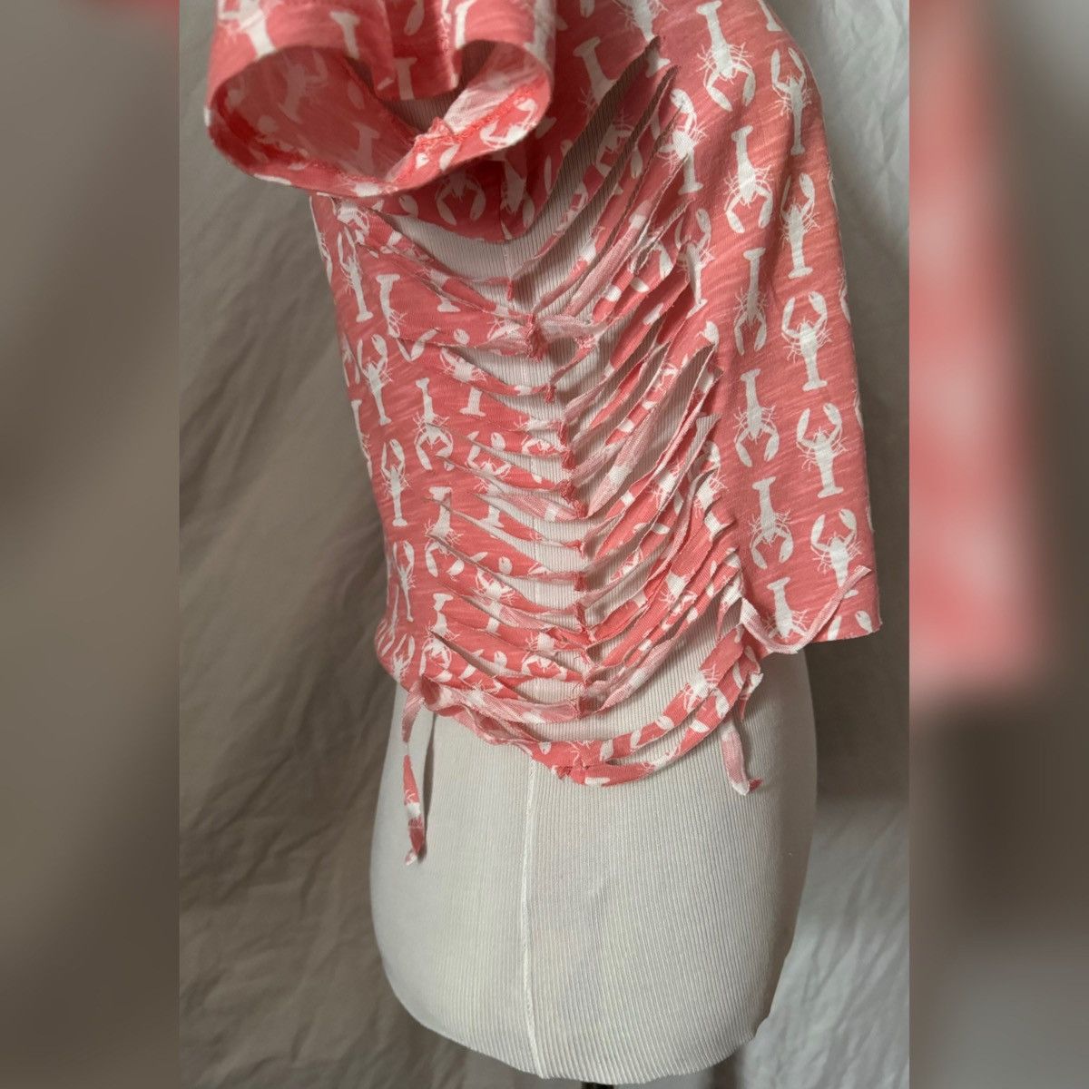Aeropostale AERO, Reworked, Coral, Lobster Graphic, Cropped Baby Tee Size XS / US 0-2 / IT 36-38 - 6 Thumbnail