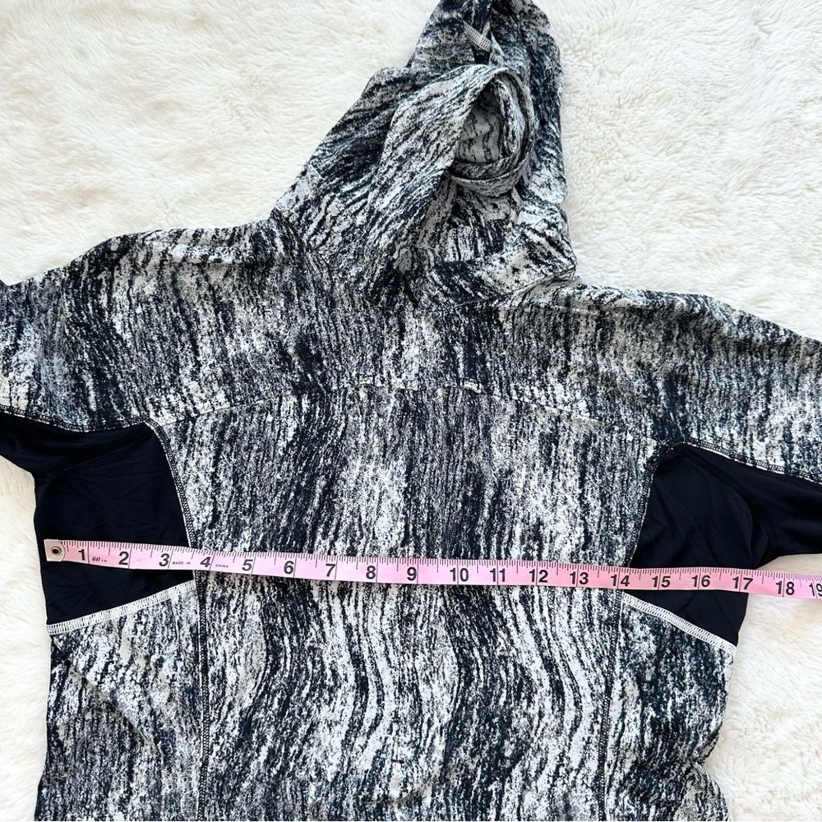 Lululemon Lululemon Athletica women long sleeve top size 6 Size M / US 6-8 / IT 42-44 - 6 Thumbnail