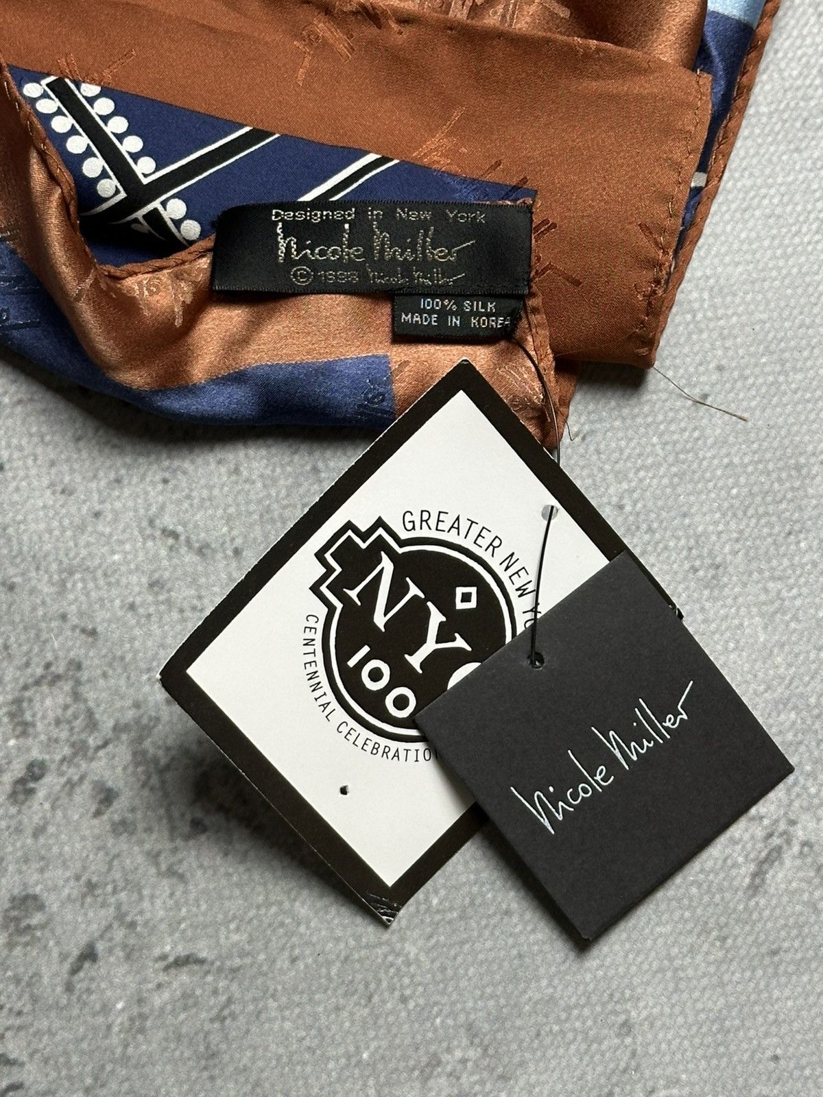 Nicole Miller Nicole Miller 1998 Silk Scarf Times Square New York 90s Hype Size ONE SIZE - 12 Thumbnail