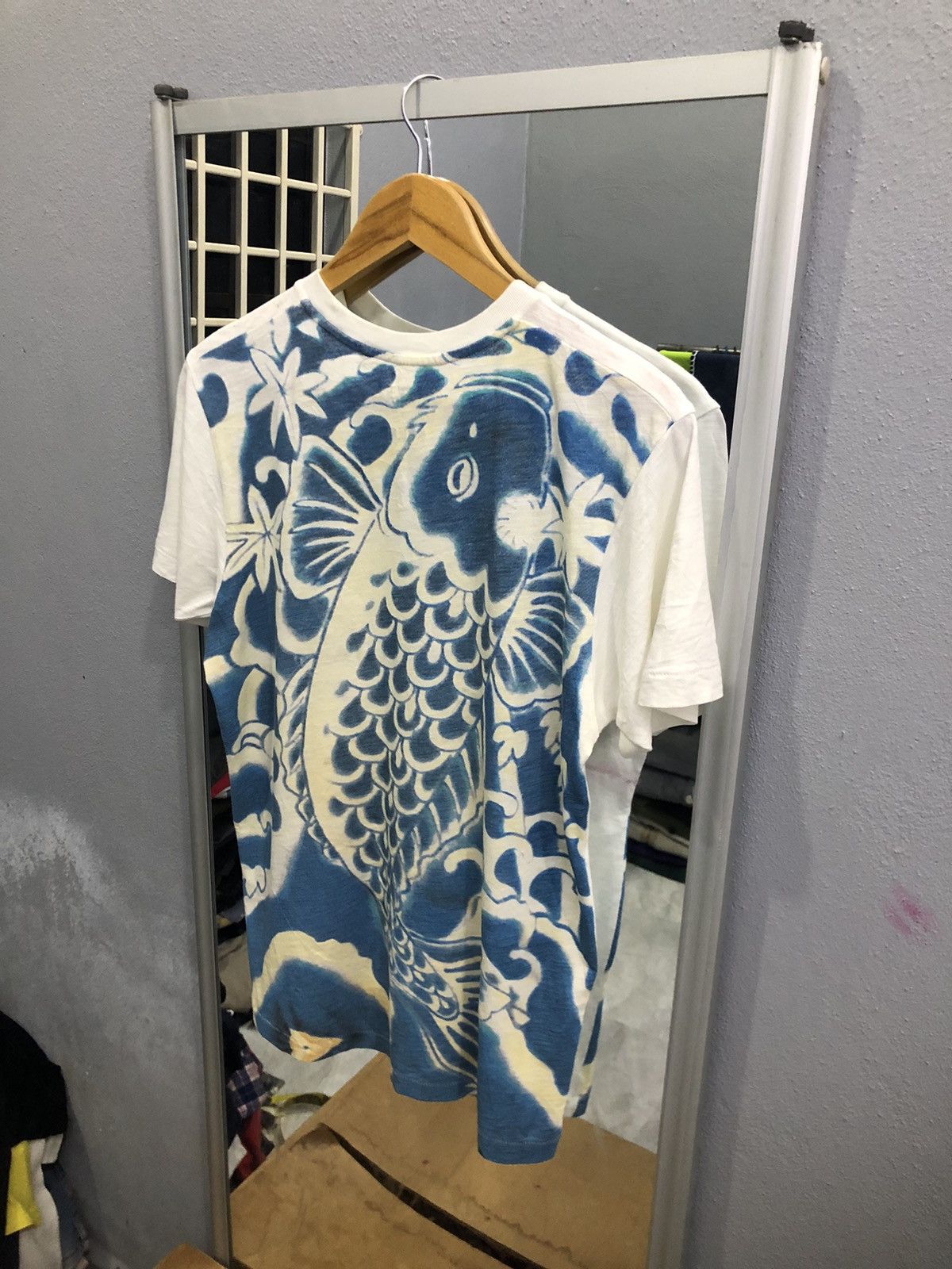 Uniqlo UNIQLO UT Koi Fish Japanese Art Tee – Indigo Ukiyo-e Vibes Size US S / EU 44-46 / 1 - 8 Thumbnail
