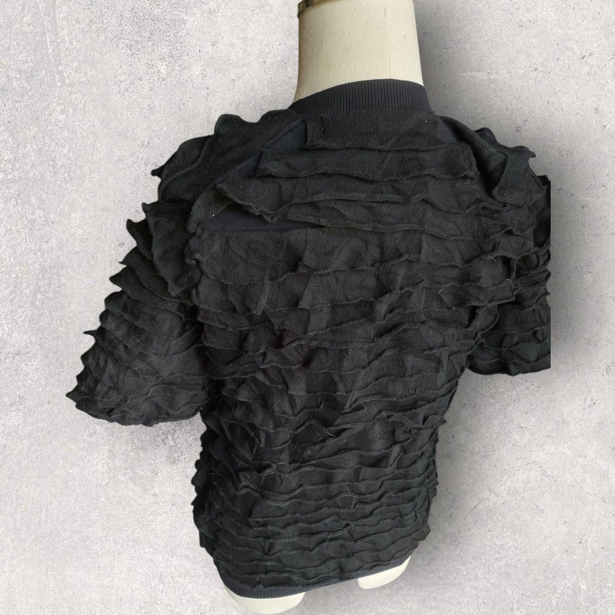 Comme des Garcons Fall 2011 Frills Button Up Sweatshirt Size M / US 6-8 / IT 42-44 - 5 Thumbnail