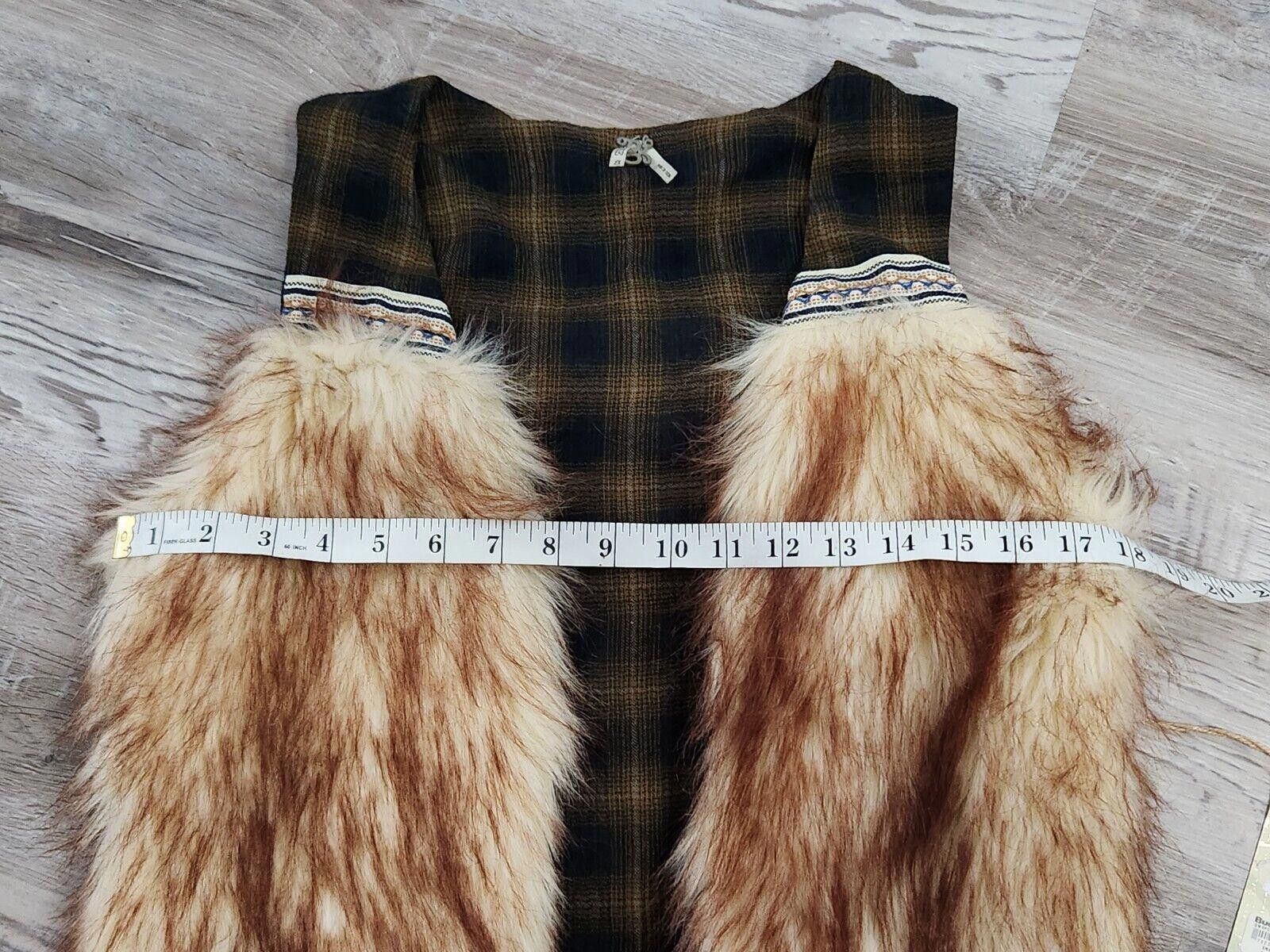 Other Gimmicks By BKE faux Fur Vest Plaid NWT $75 unique Western Size S / US 4 / IT 40 - 2 Thumbnail