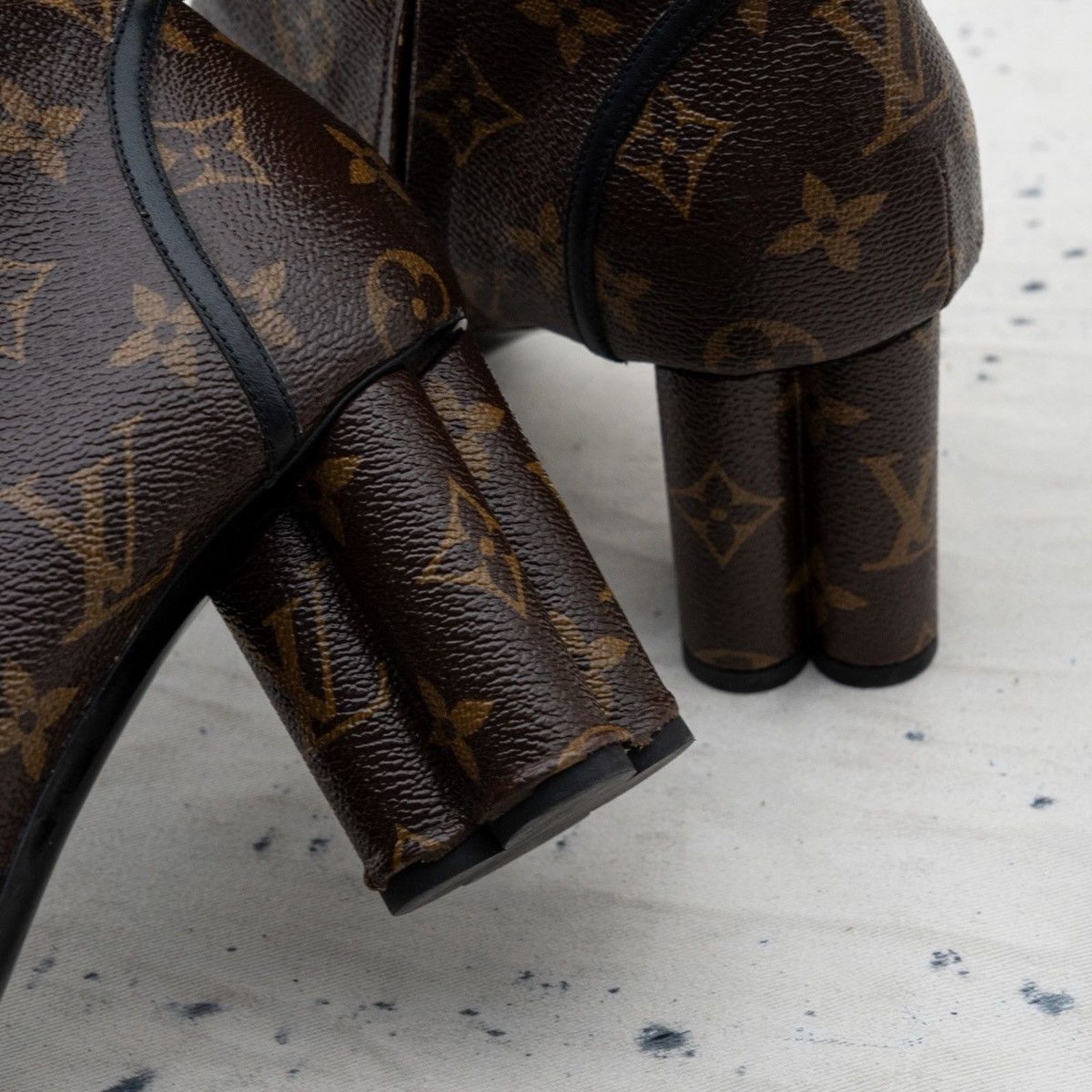 Louis Vuitton Vintage louis vuitton monogram logo brown leather heel boots Size US 7.5 / IT 37.5 - 10 Thumbnail