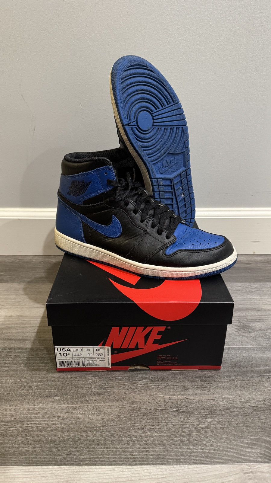 Air Jordan 1 Royal 2017 Retro High OG Size 10.5 (PRE-OWNED)