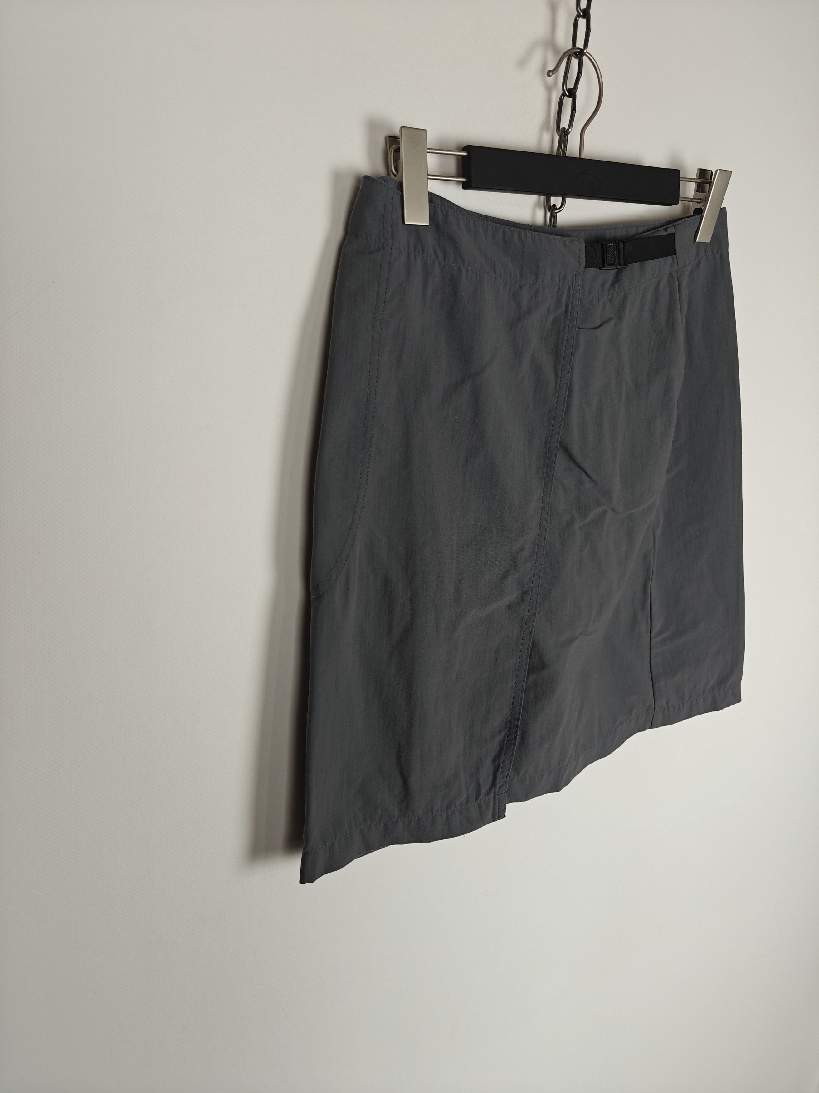 Patagonia Patagonia Nylon Skirt Outdoor Gray size 8 Size 30" / US 8 / IT 44 - 4 Thumbnail