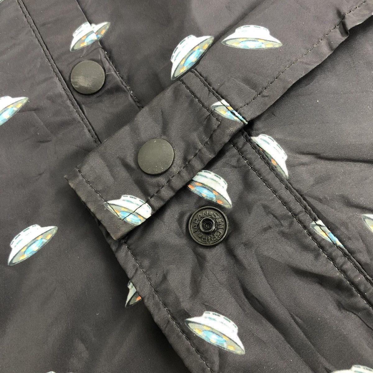 Undercover 2000s John Undercover Ufo Print Monogram Coach Jacket Size US M / EU 48-50 / 2 - 9 Thumbnail