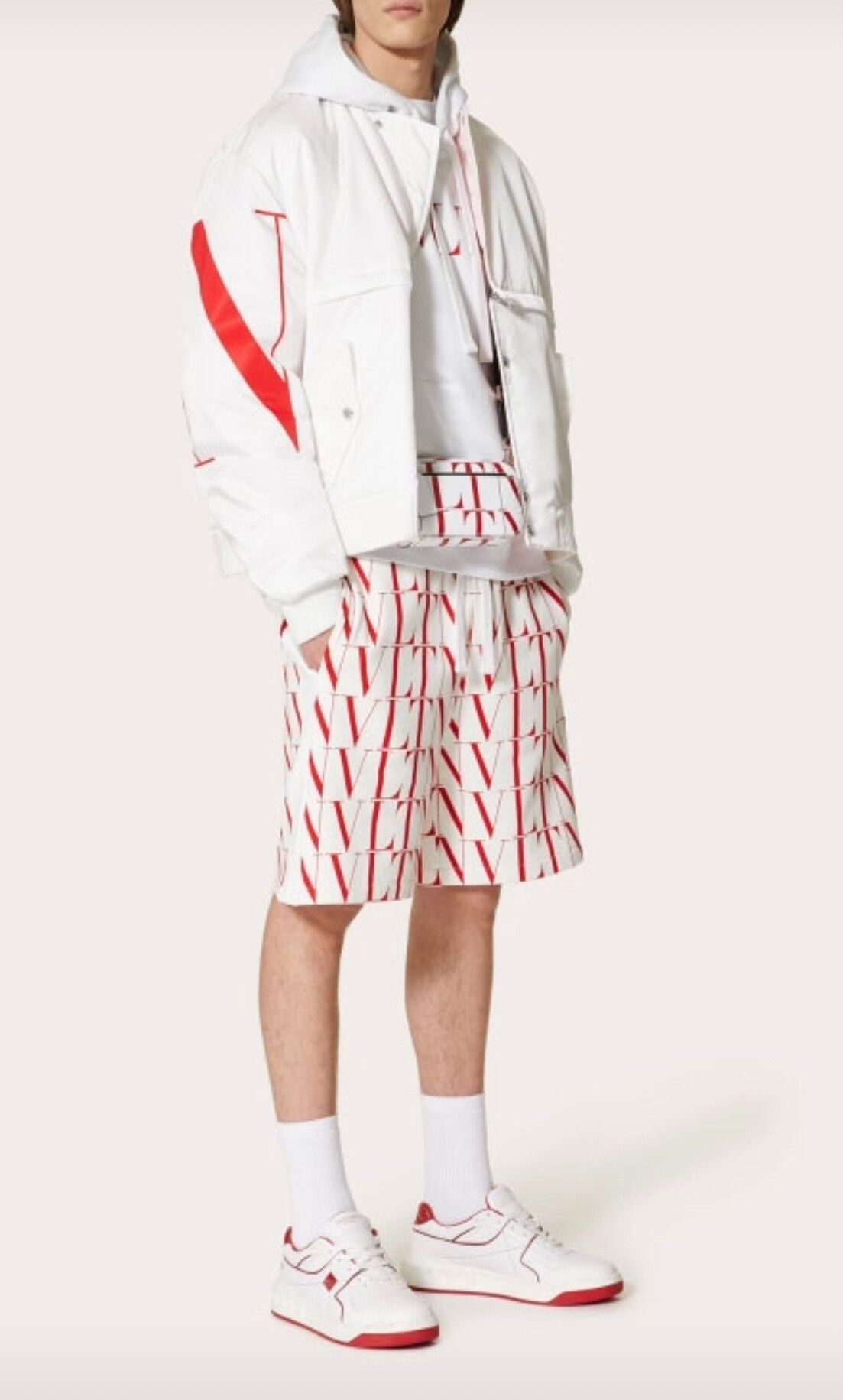 Valentino Valentino Red VLTN Print Shorts Size US 28 / EU 44 - 1 Thumbnail