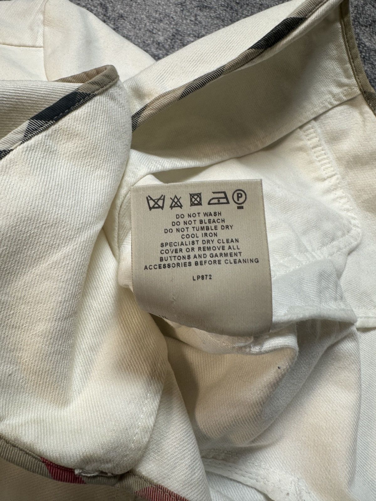 Burberry × Vintage Vintage Burberry Check Jacket Very Rare Streetwear Women Size L / US 10 / IT 46 - 6 Thumbnail