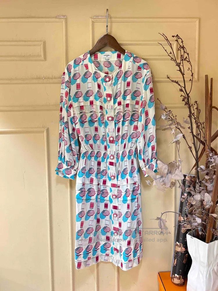 Chanel Chanel Beach series red and blue shell button graffiti dre Size XXS / US 00 / IT 34 - 1 Thumbnail