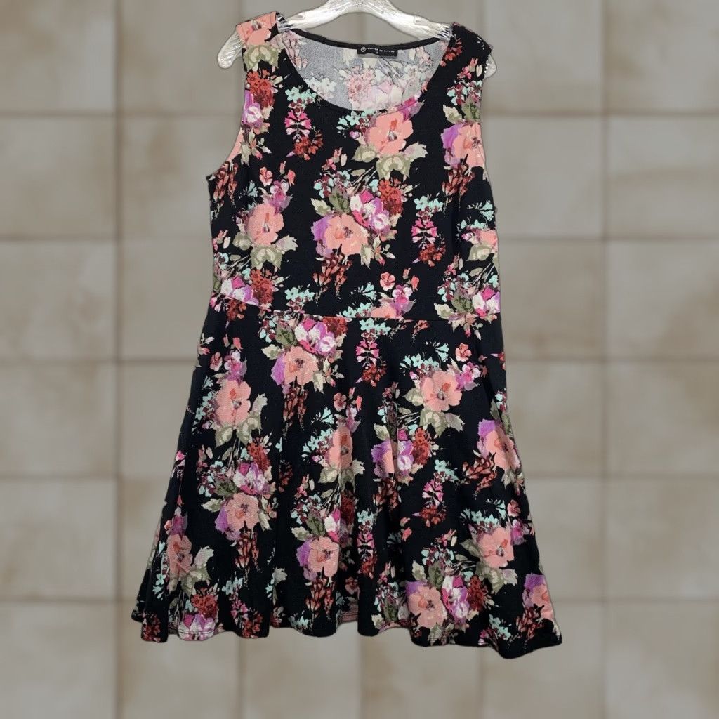 Vintage Fashion to Figure Maxi Dress Woman’s Plus Size Black Floral Size 2 Size XS / US 0-2 / IT 36-38 - 1 Thumbnail
