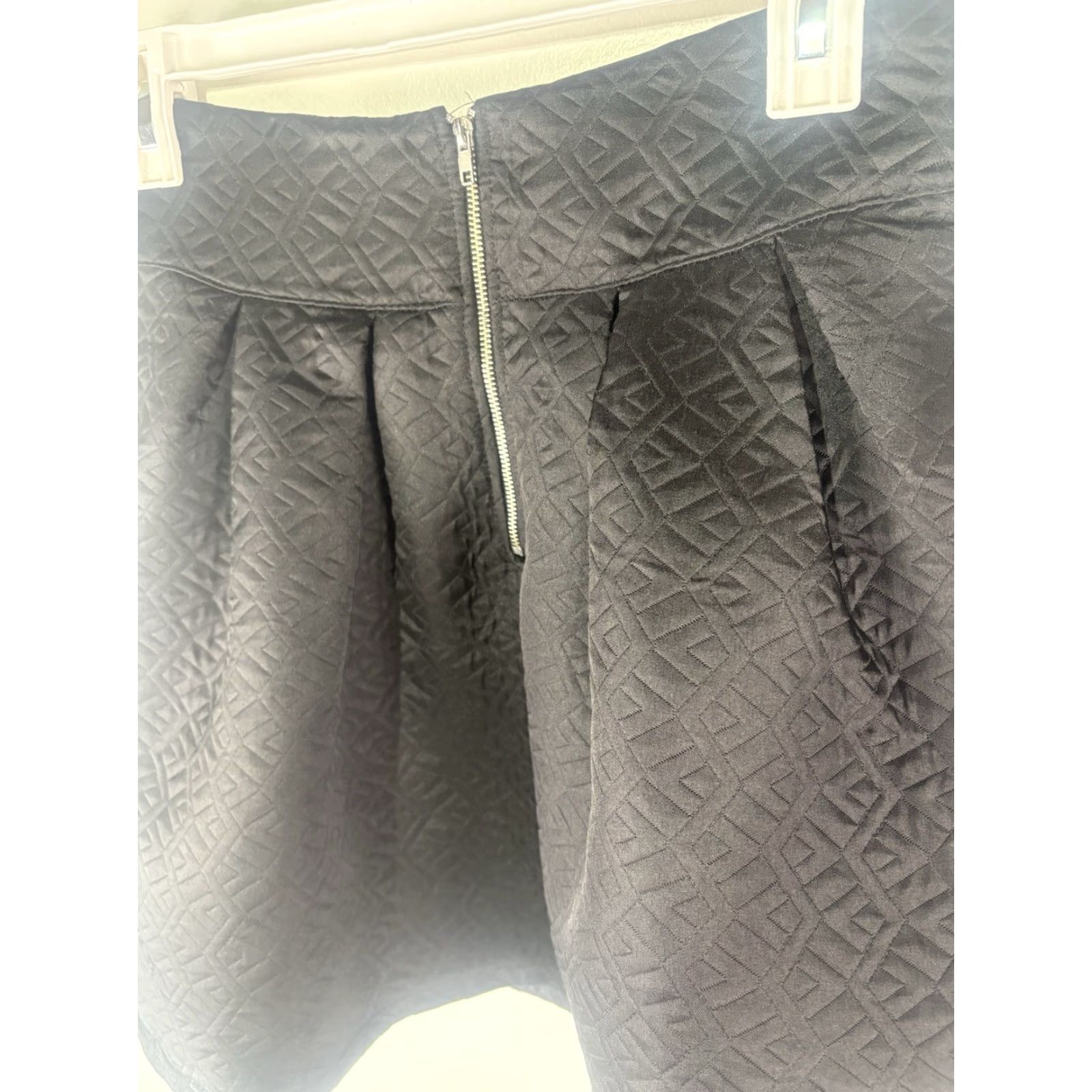 Vintage Freeway Black Quilted Pleated A-Line Mini Skirt Womens S USA Size 28" / US 6 / IT 42 - 3 Thumbnail