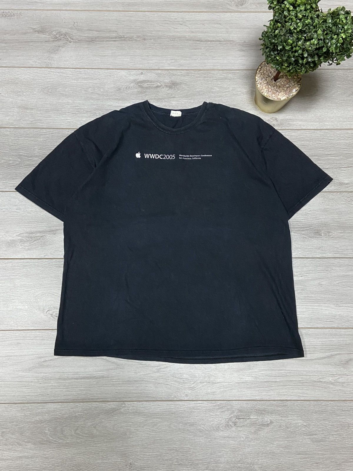Apple Apple X WWDC 2005 HANES vintage USA t-shirt Size US XXL / EU 58 / 5 - 1 Thumbnail