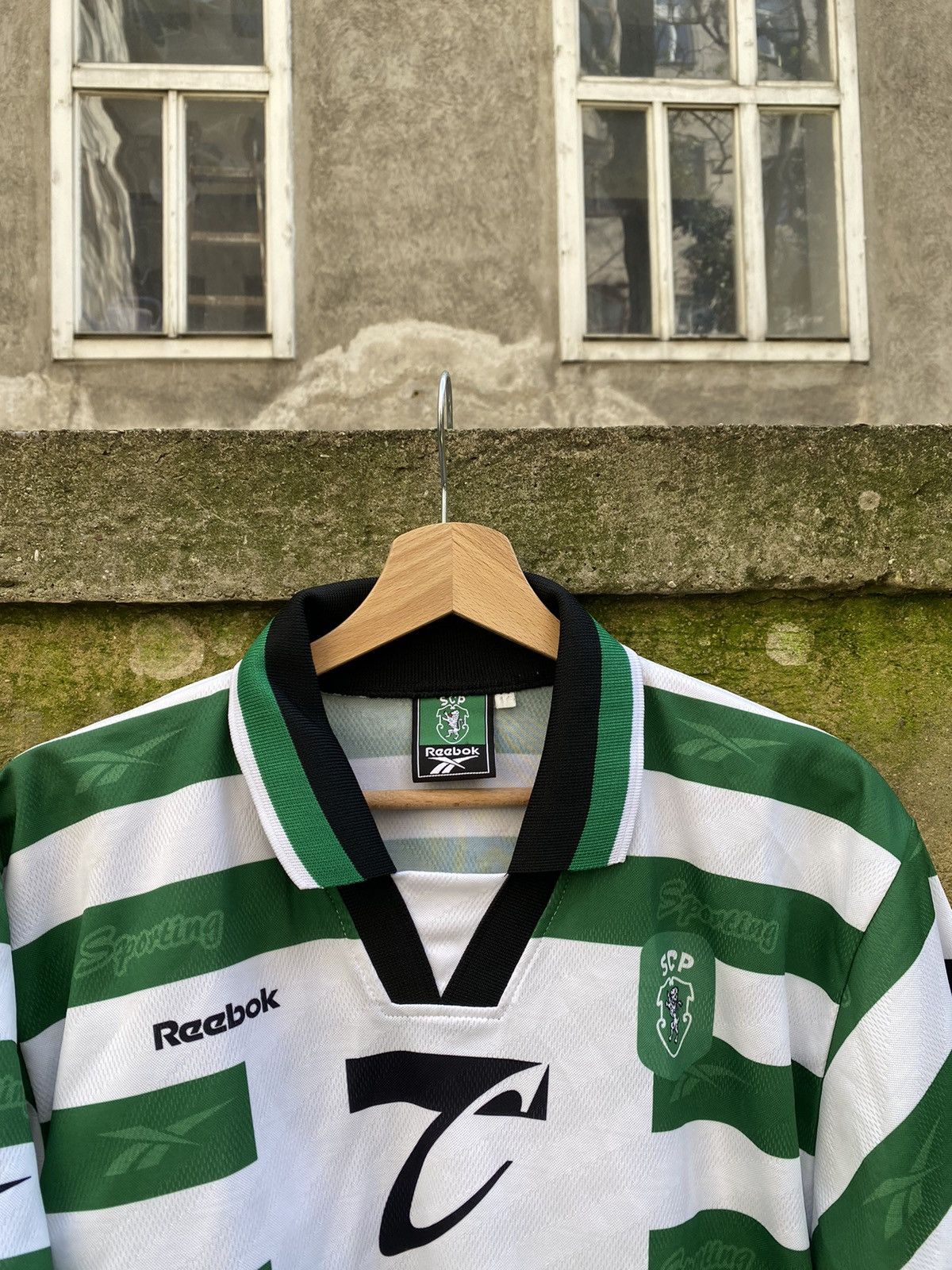Vintage 1999/00s Reebok Sportling Soccer Jersey
