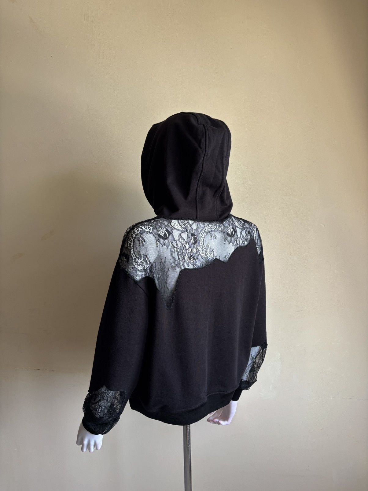 McQ Alexander McQueen McQ Alexander McQueen Cropped Hoodie with Lace Panels Size S Size S / US 4 / IT 40 - 3 Thumbnail