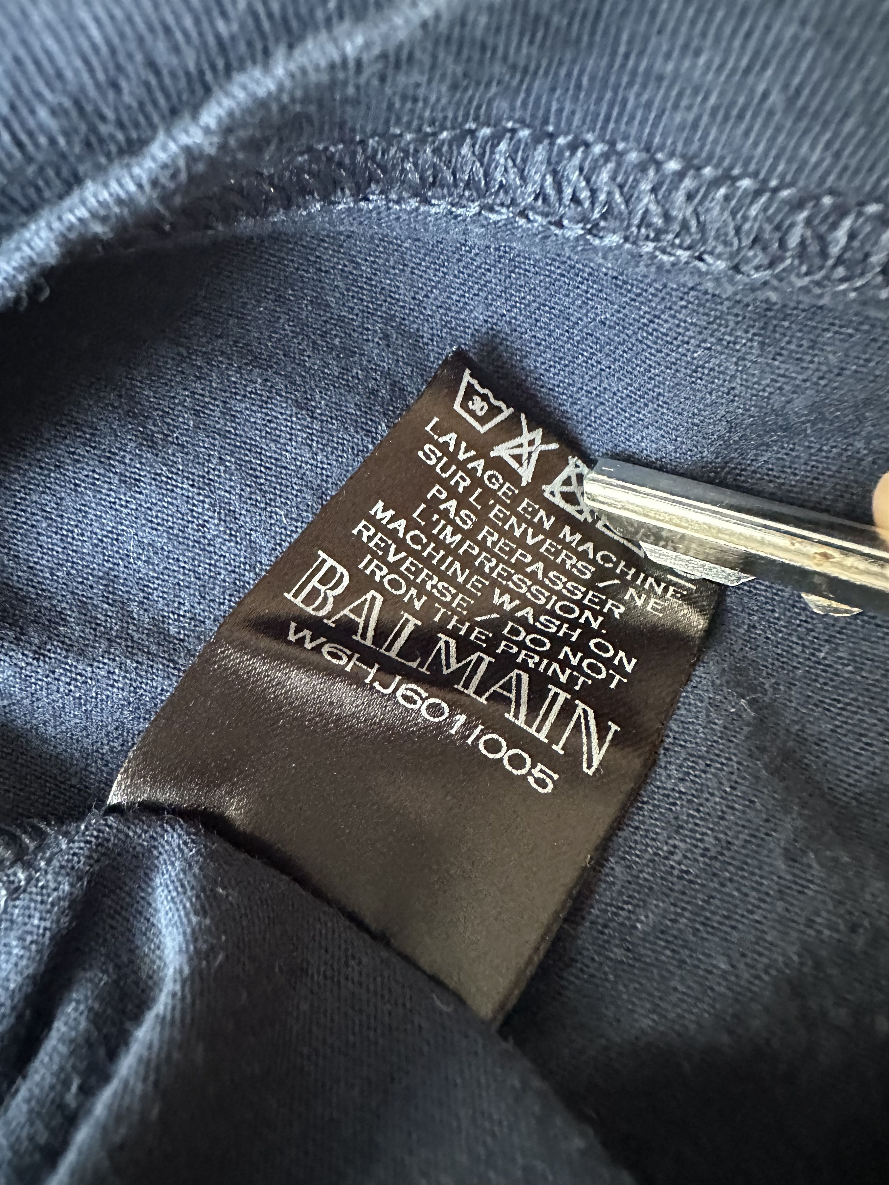 Balmain FW16 Balmain World Logo T shirt Navy Hashtag Rousteing Era Size US M / EU 48-50 / 2 - 5 Thumbnail