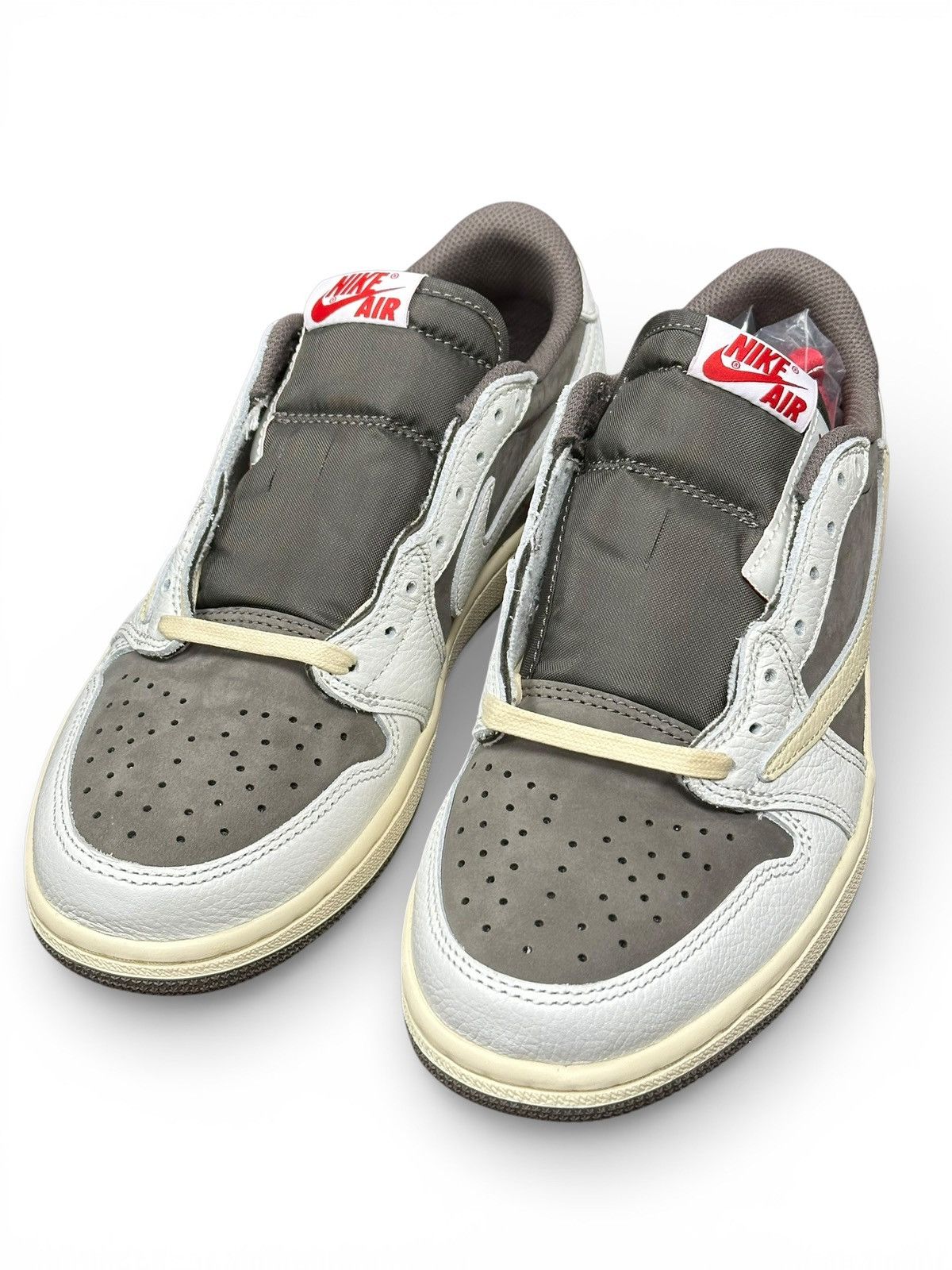 Jordan Brand × Travis Scott Size 7.5 - Jordan 1 Low OG x Travis Scott Reverse Mocha Low Size US 7.5 / EU 40-41 - 4 Thumbnail