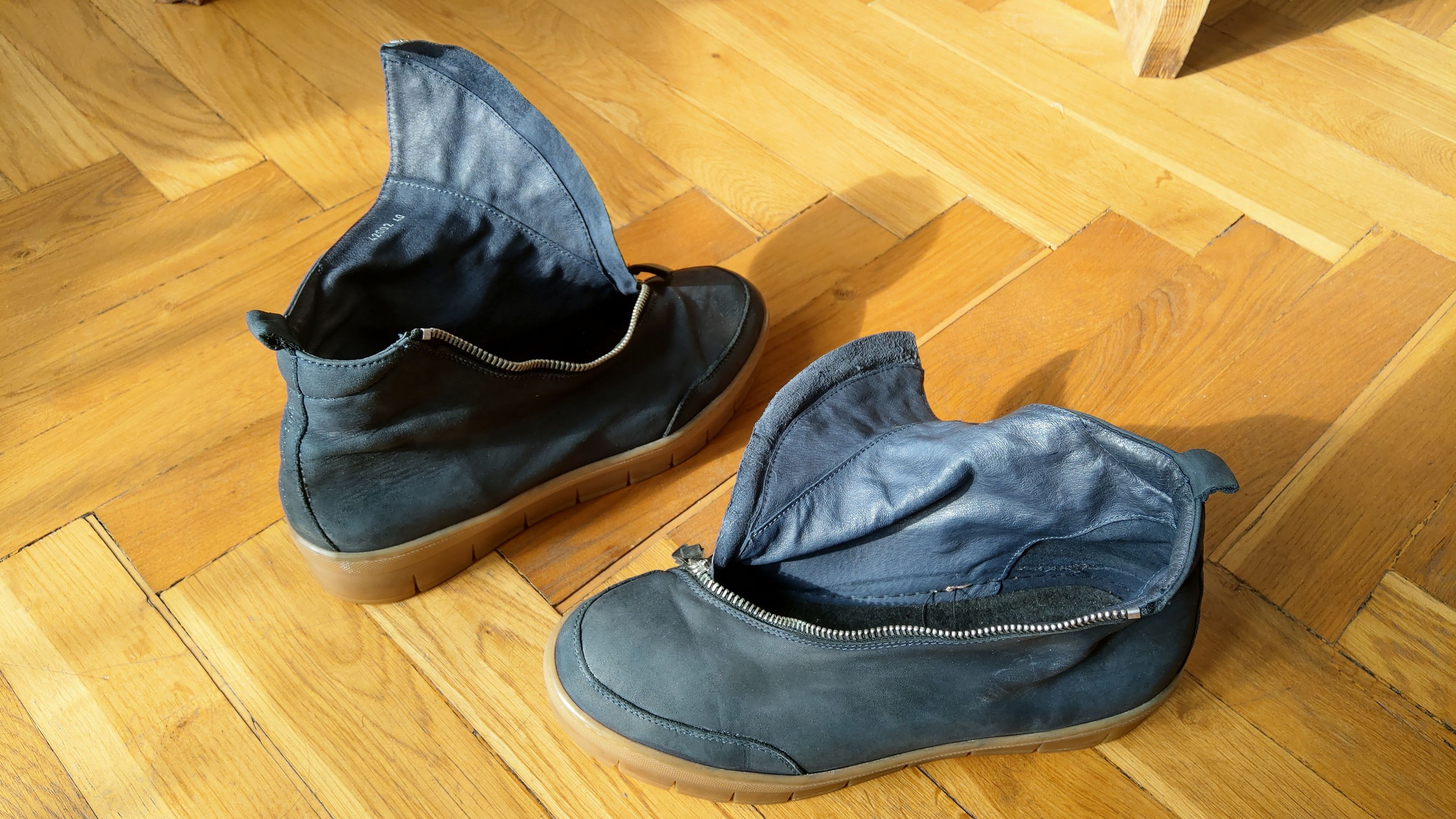 Japanese Brand 100% Leather Zip Platform Sneakers Shoes Alt Goth Noir opium Size US 7 / EU 40 - 21 Thumbnail