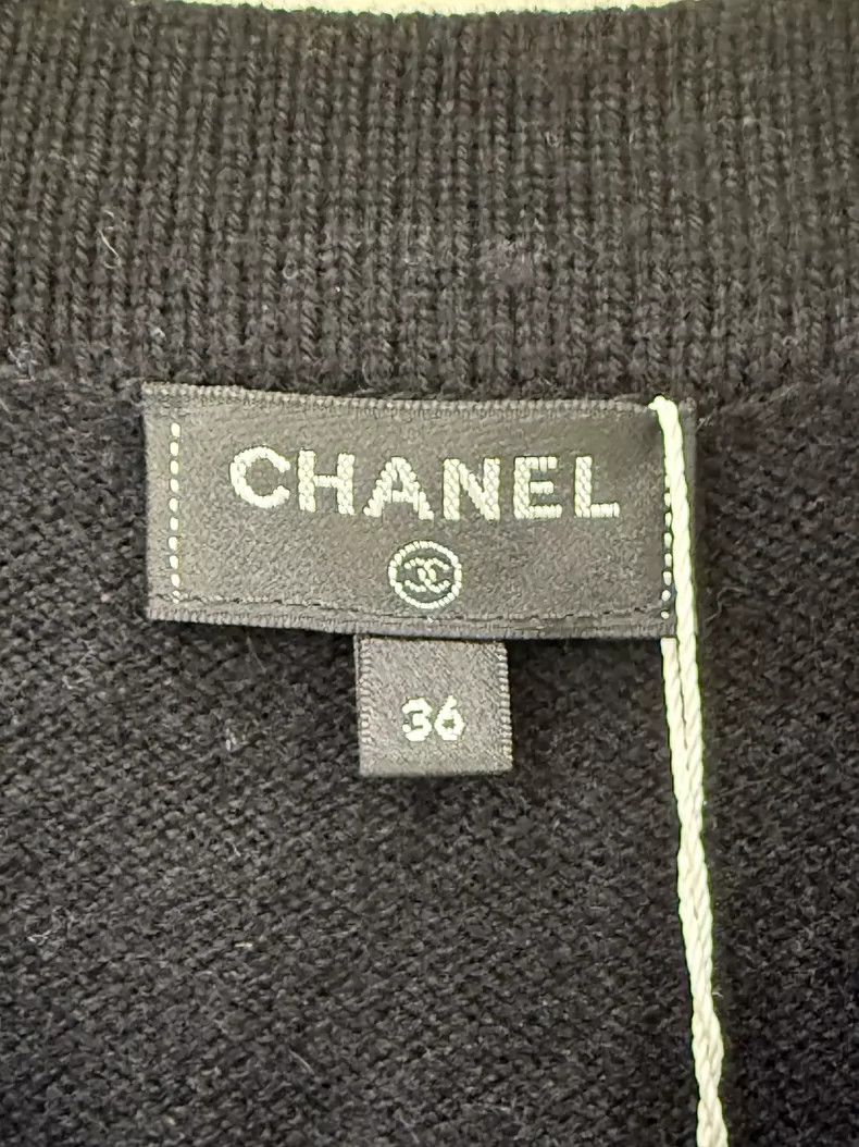 Chanel Chanel Solid color short round neck single-breasted detach Size XS / US 0-2 / IT 36-38 - 3 Thumbnail