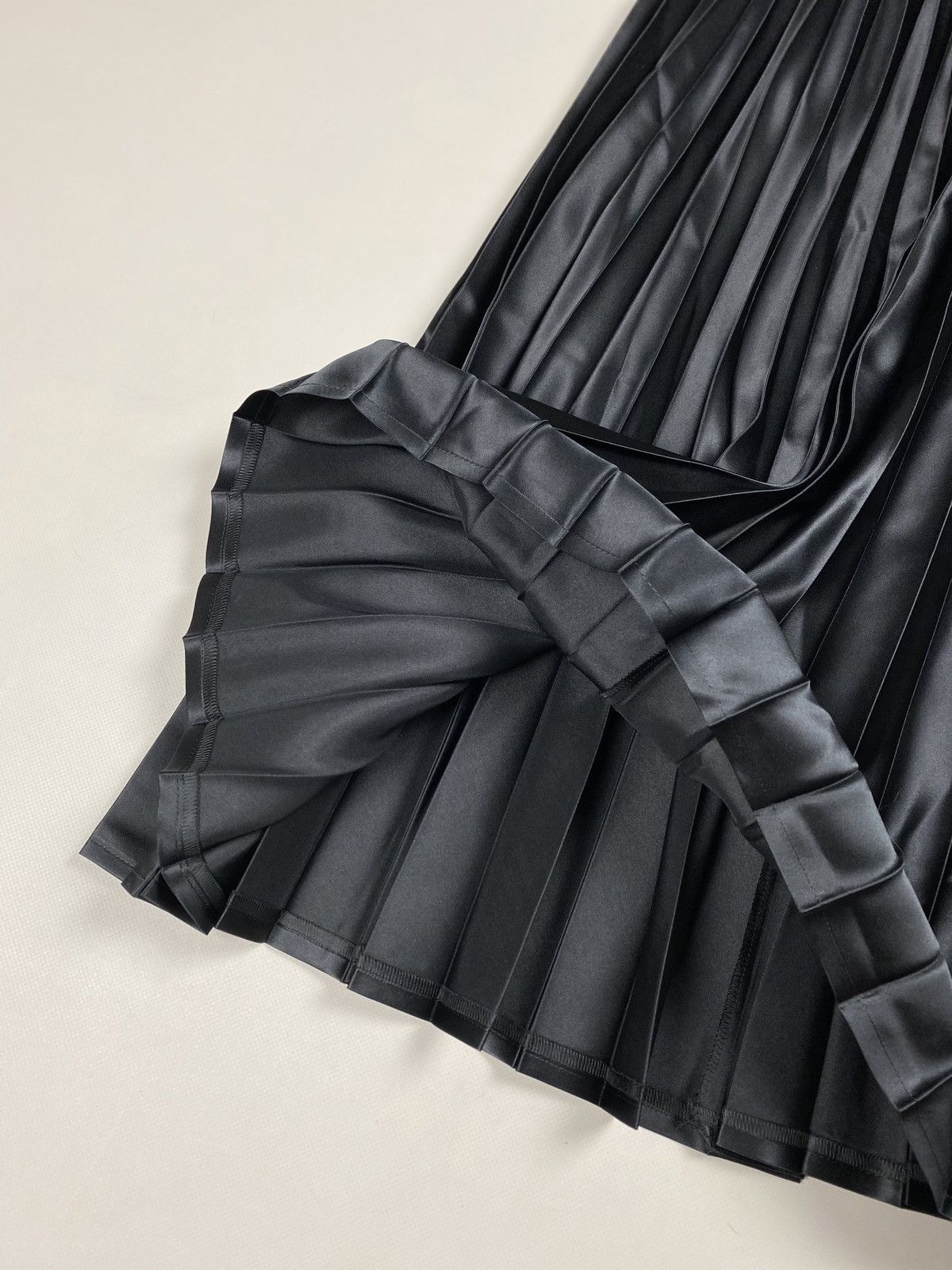 Comme des Garcons BNWT! Junya Watanabe Comme Des Garçons Ladies Pleated Skirt Size 25" / US 0 / IT 36 - 6 Thumbnail
