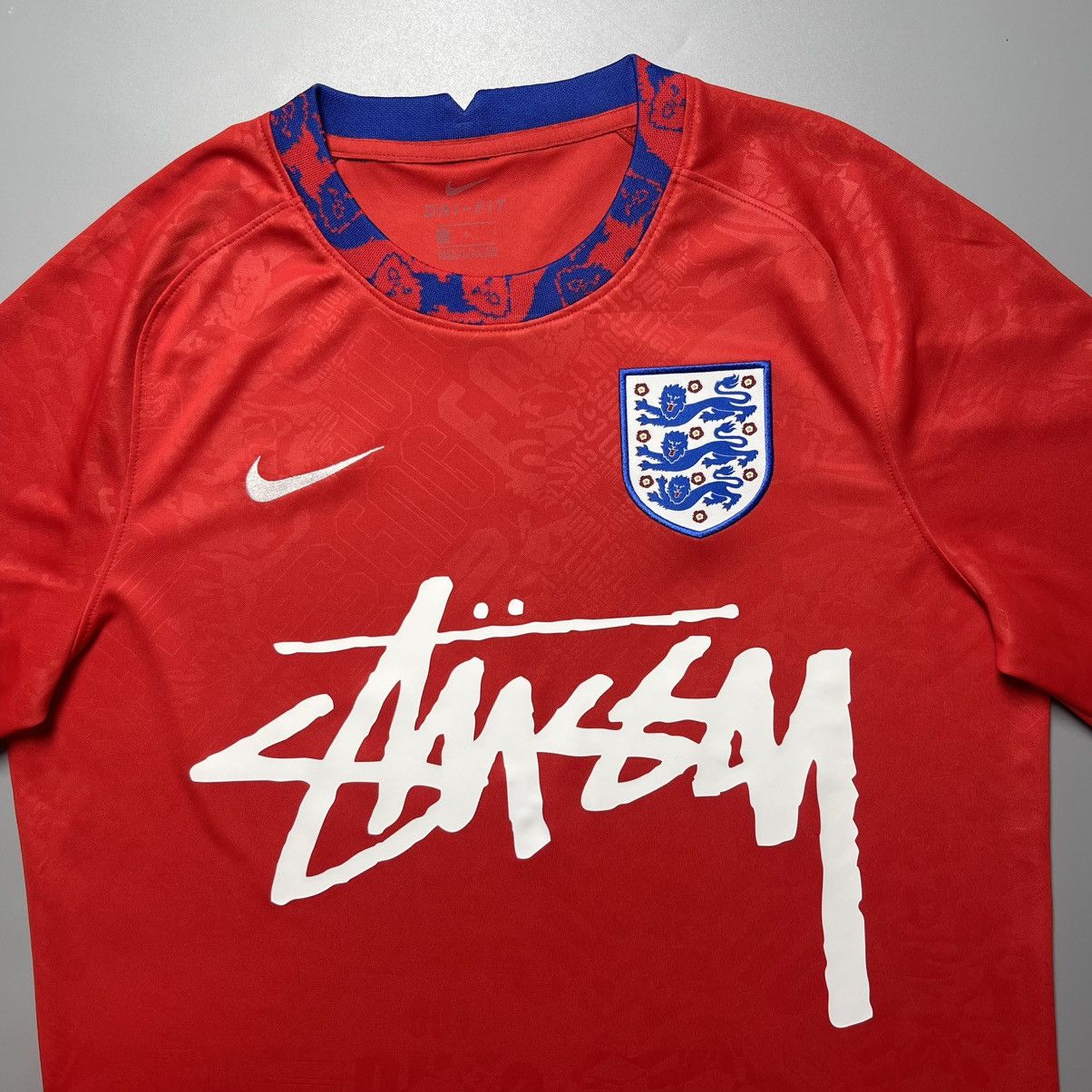 Nike ENGLAND x STUSSY NIKE 2020/2021 FOOTBALL PRE-MATCH JERSEY Size US L / EU 52-54 / 3 - 3 Thumbnail