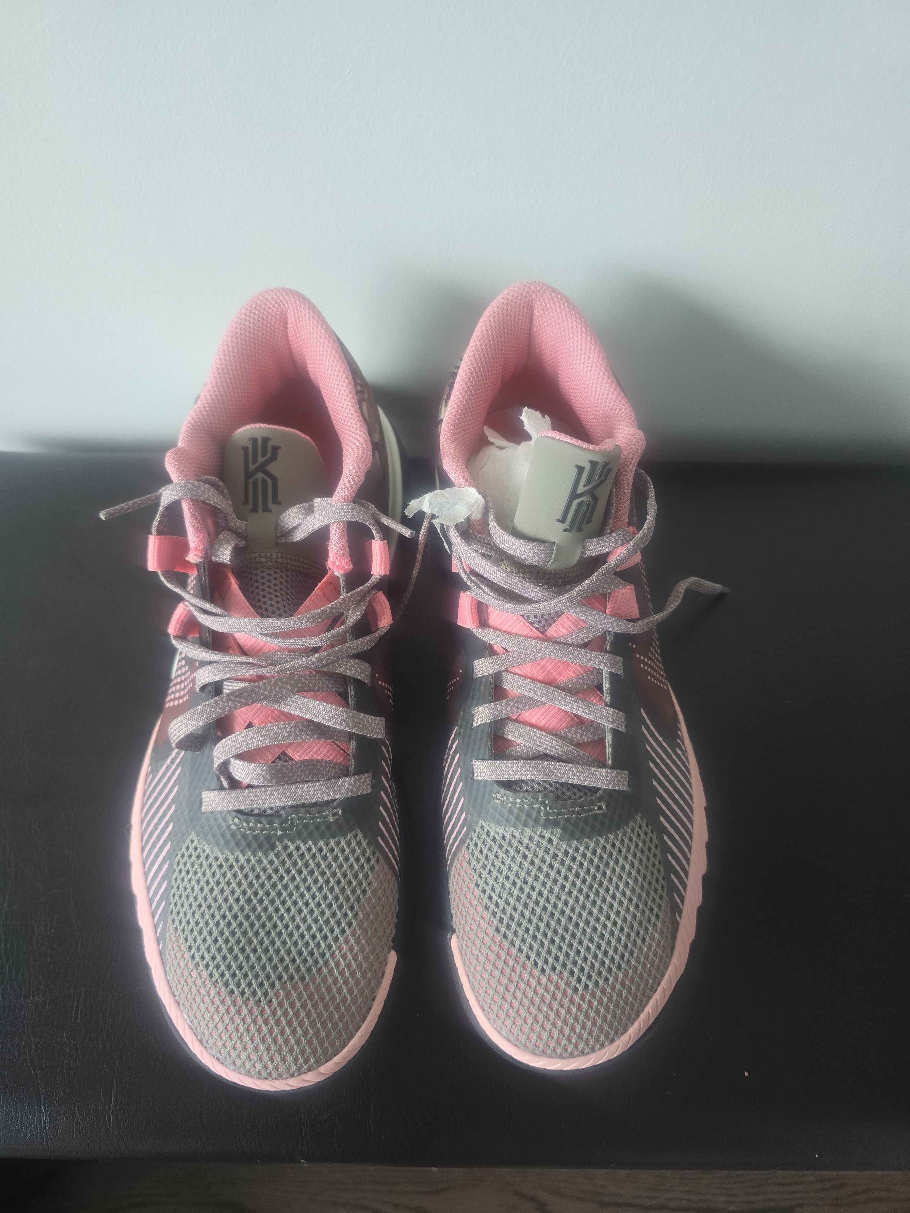 Nike Nike Kyrie Basketball Shoes Grey Coral Kyrie Irving Sneakers Size US 7.5 / IT 37.5 - 2 Thumbnail