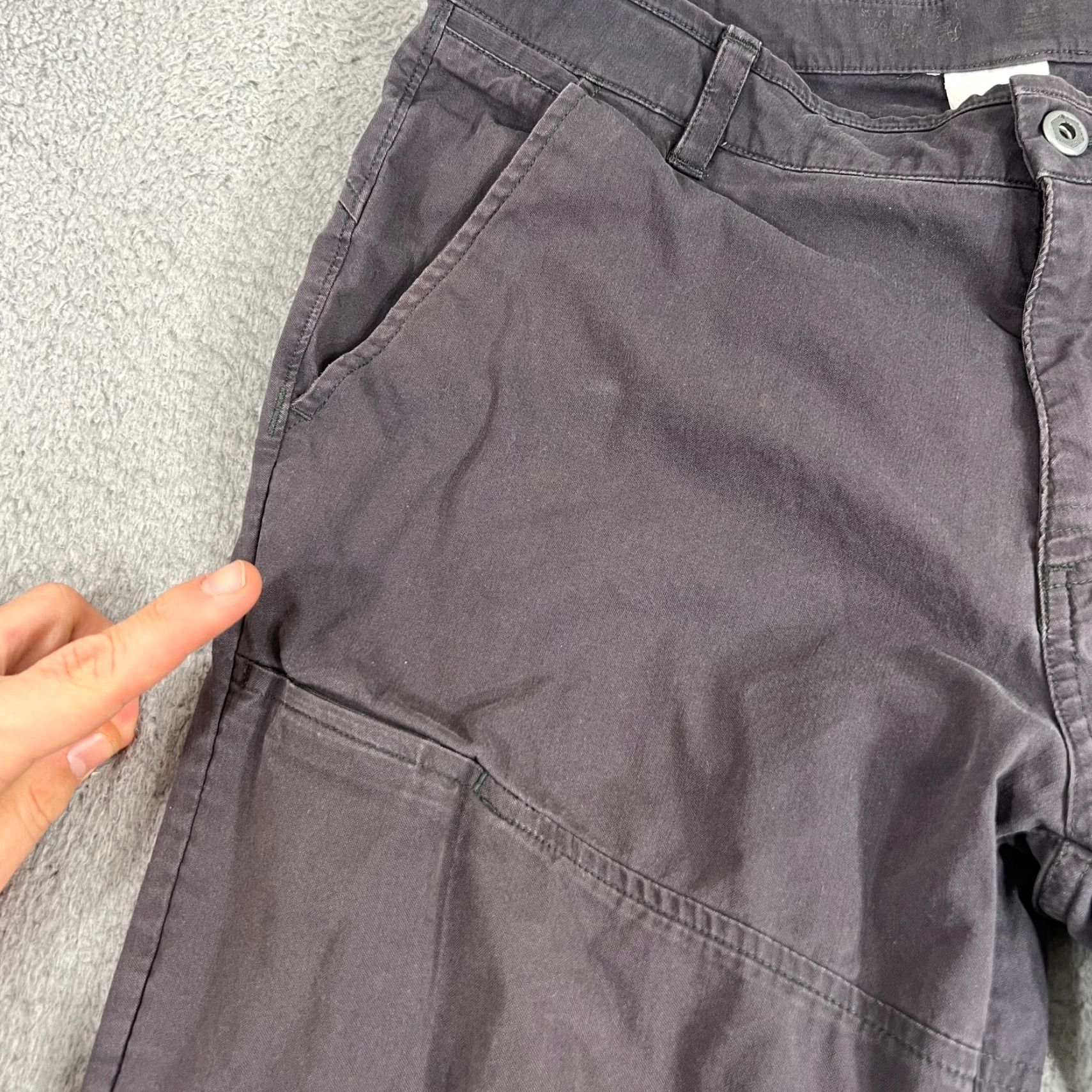 Mountain Hardwear **Mountain Hardwear Gray Chino Pants Men's 34x30 Regular Fit** User: Mountain Hardwear Gray Chino Pants Men's 34 Regular Fit Size US 34 / EU 50 - 6 Thumbnail
